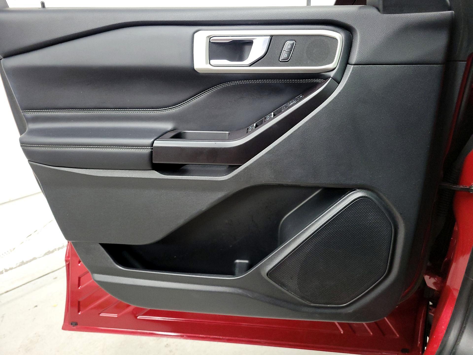 Thumbnail: 2020 Ford Explorer - 12