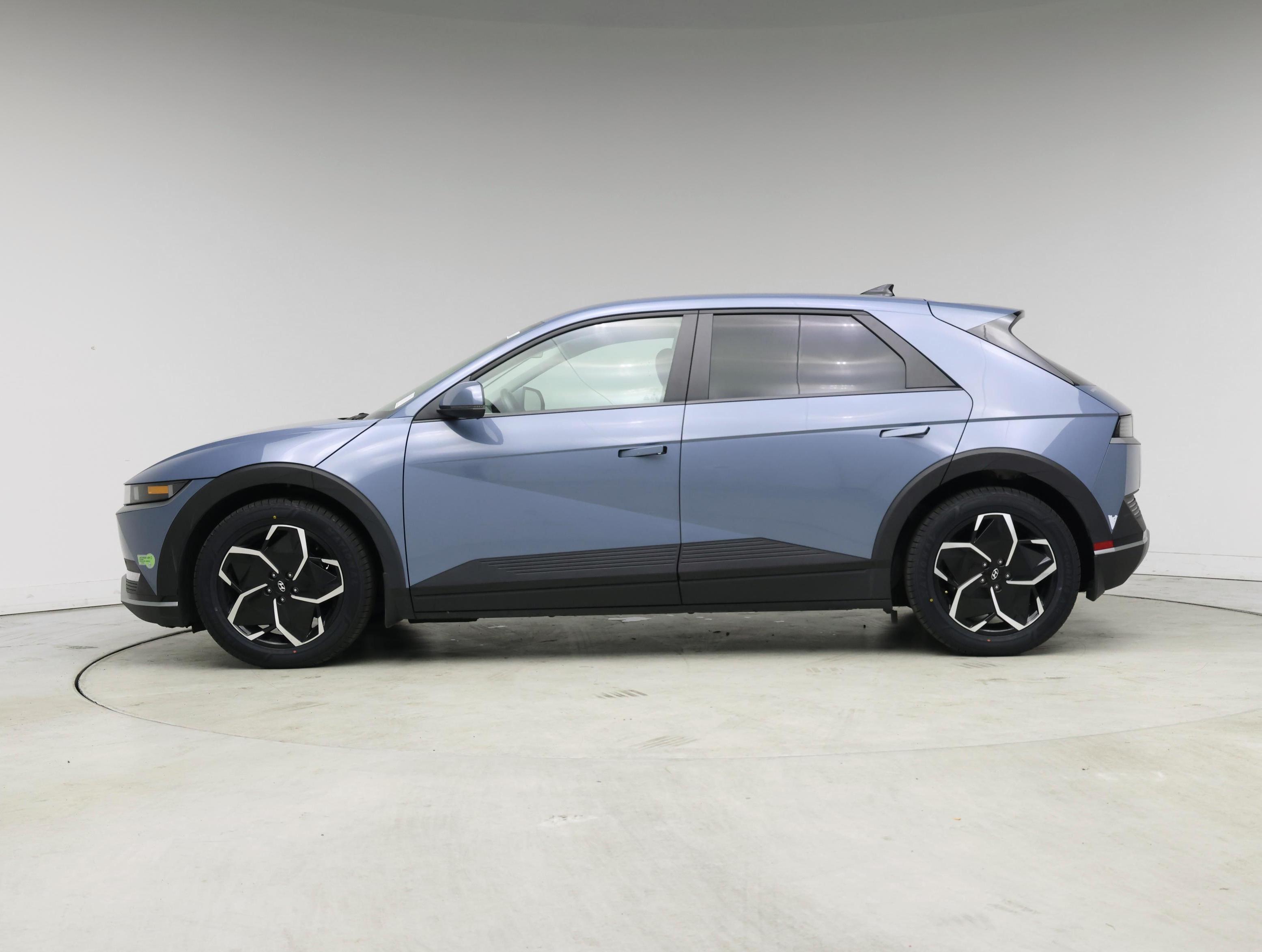 Thumbnail: 2023 Hyundai Ioniq 5 - 3