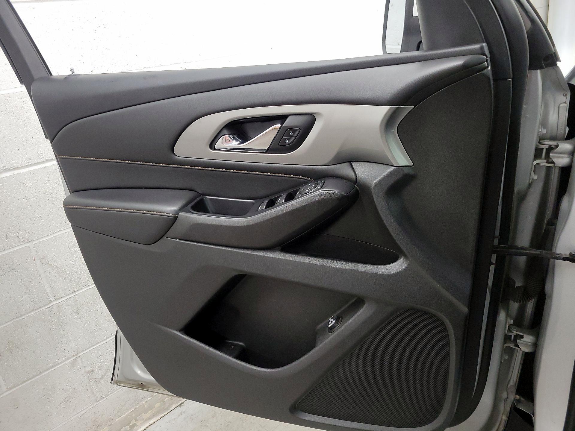 Thumbnail: 2021 Chevrolet Traverse - 12