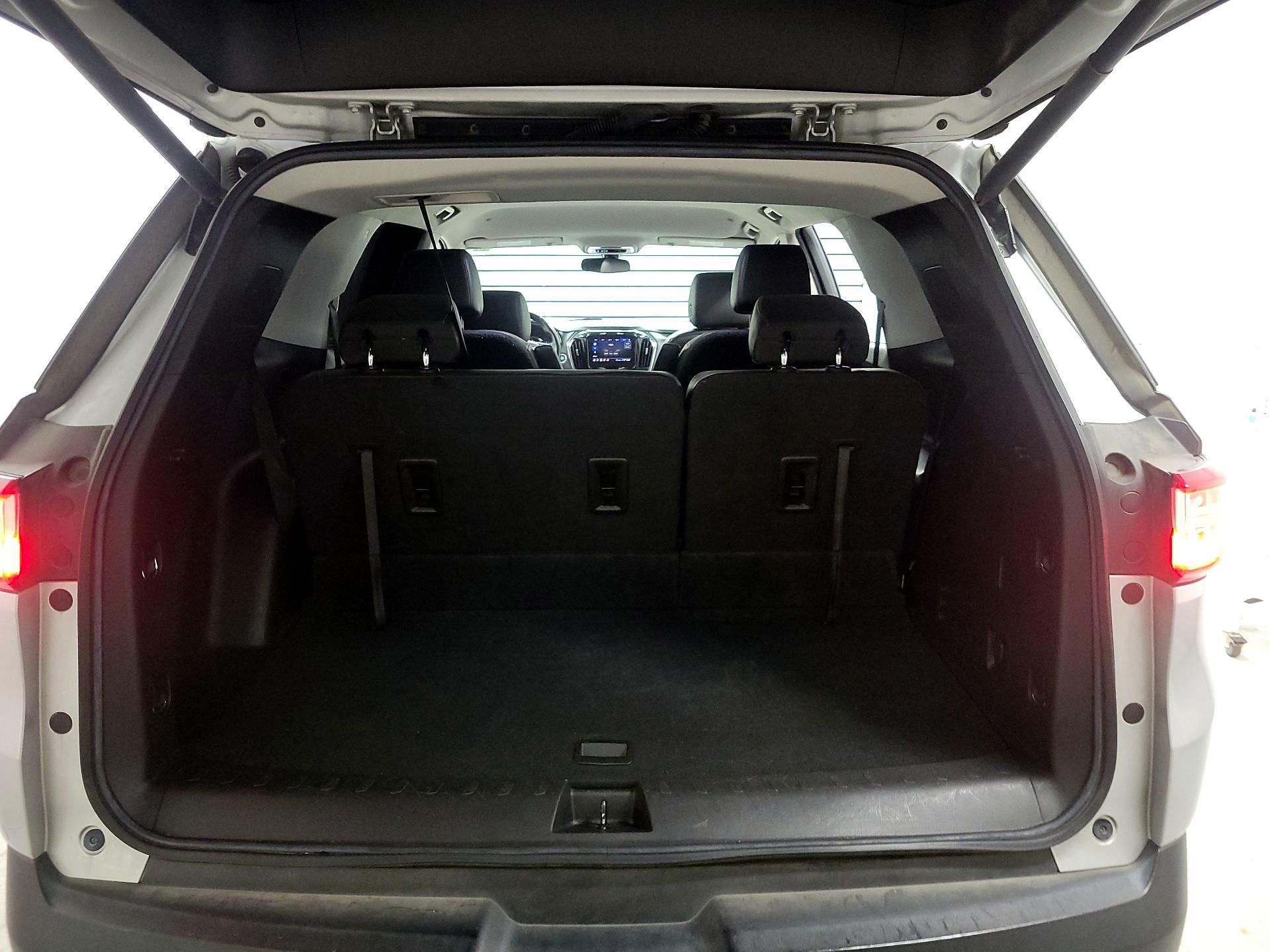 Thumbnail: 2021 Chevrolet Traverse - 18