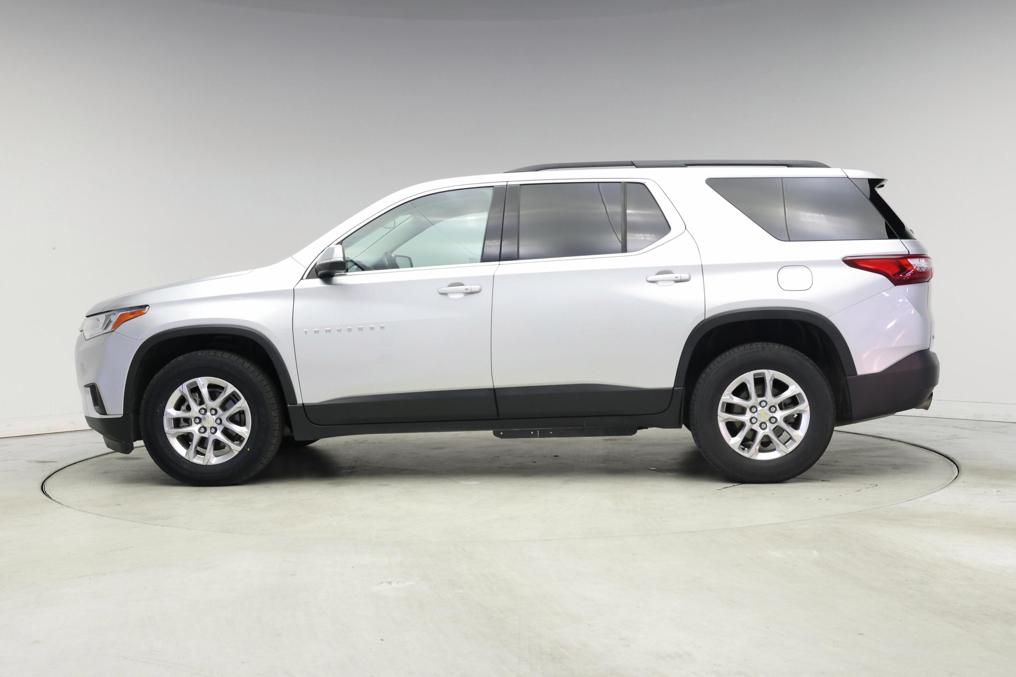 Thumbnail: 2021 Chevrolet Traverse - 3