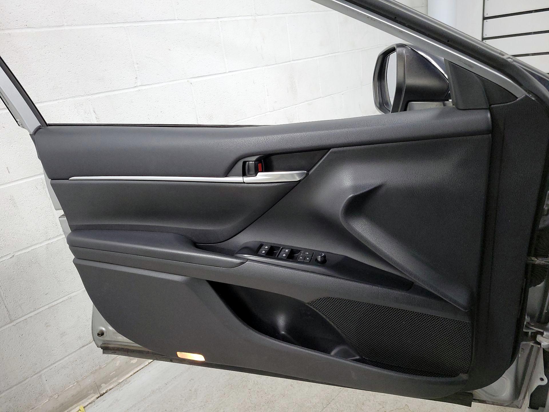 Thumbnail: 2019 Toyota Camry - 12