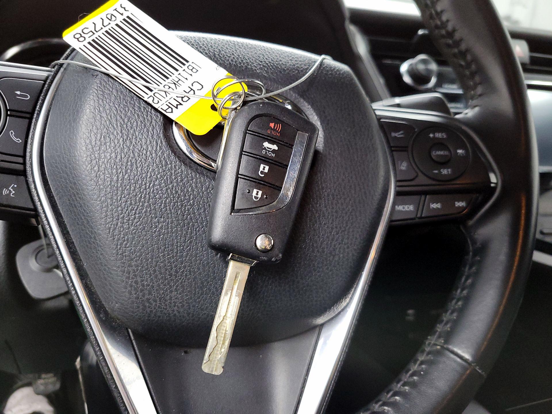 Thumbnail: 2019 Toyota Camry - 20