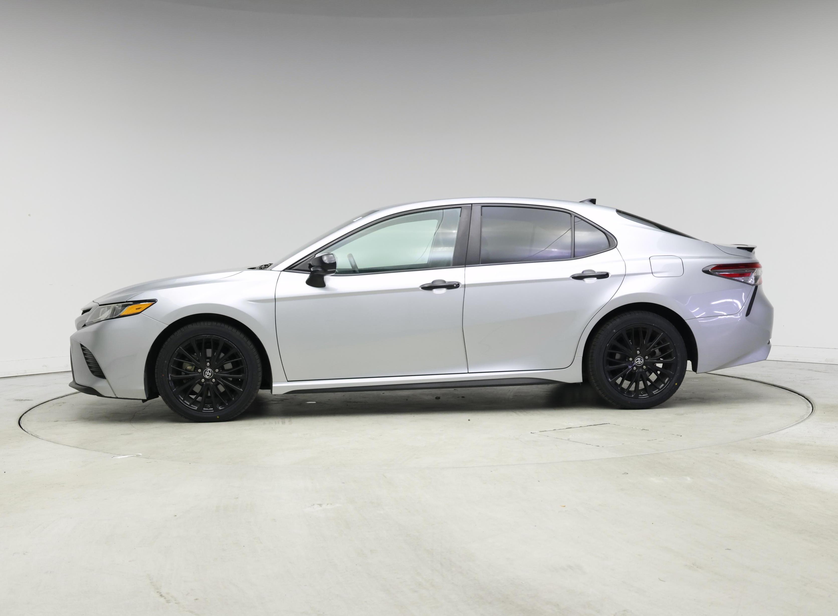 Thumbnail: 2019 Toyota Camry - 3