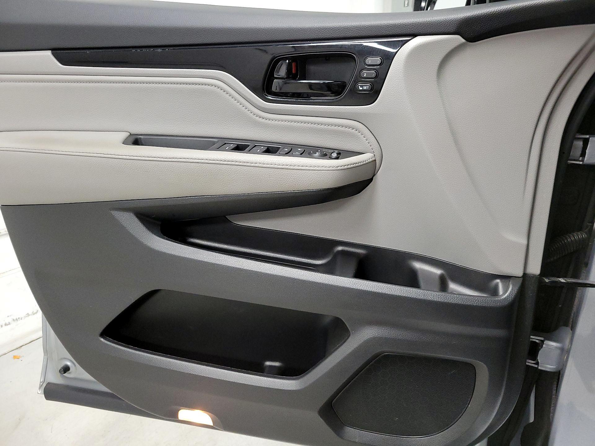 Thumbnail: 2019 Honda Odyssey - 12