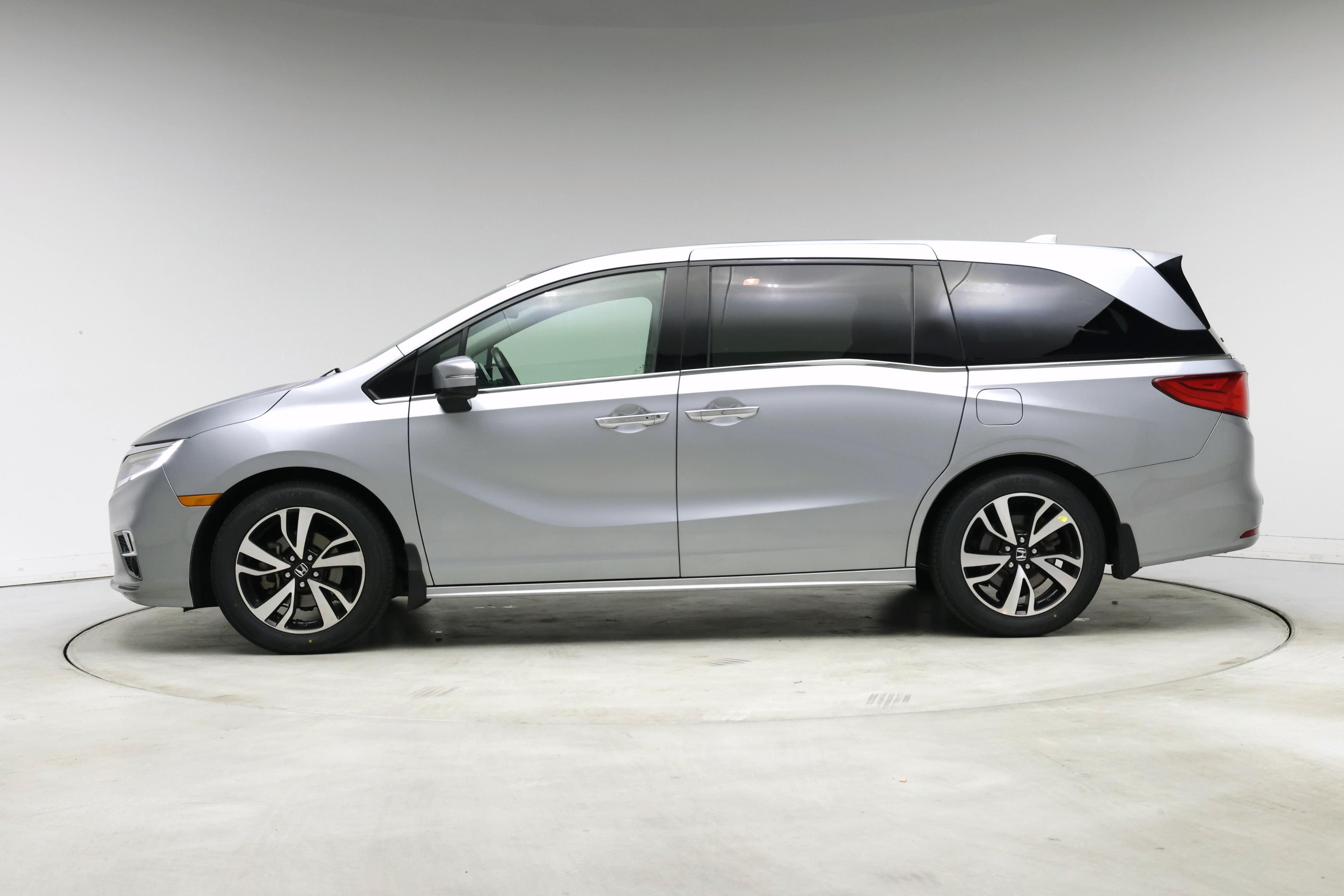 Thumbnail: 2019 Honda Odyssey - 3