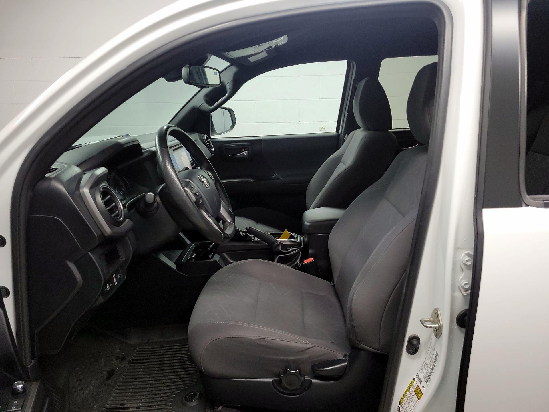 Thumbnail: 2018 Toyota Tacoma - 11