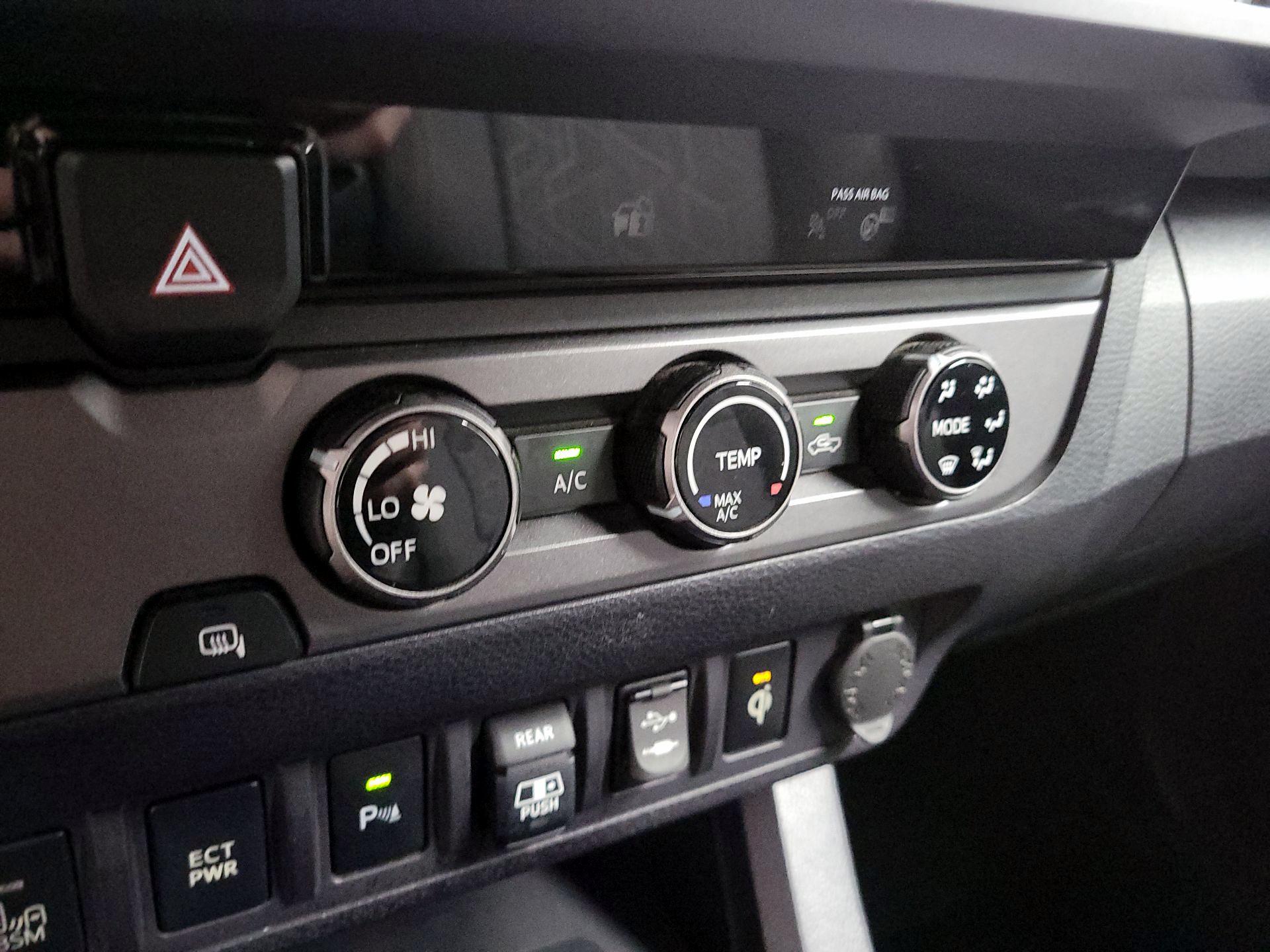 Thumbnail: 2018 Toyota Tacoma - 14