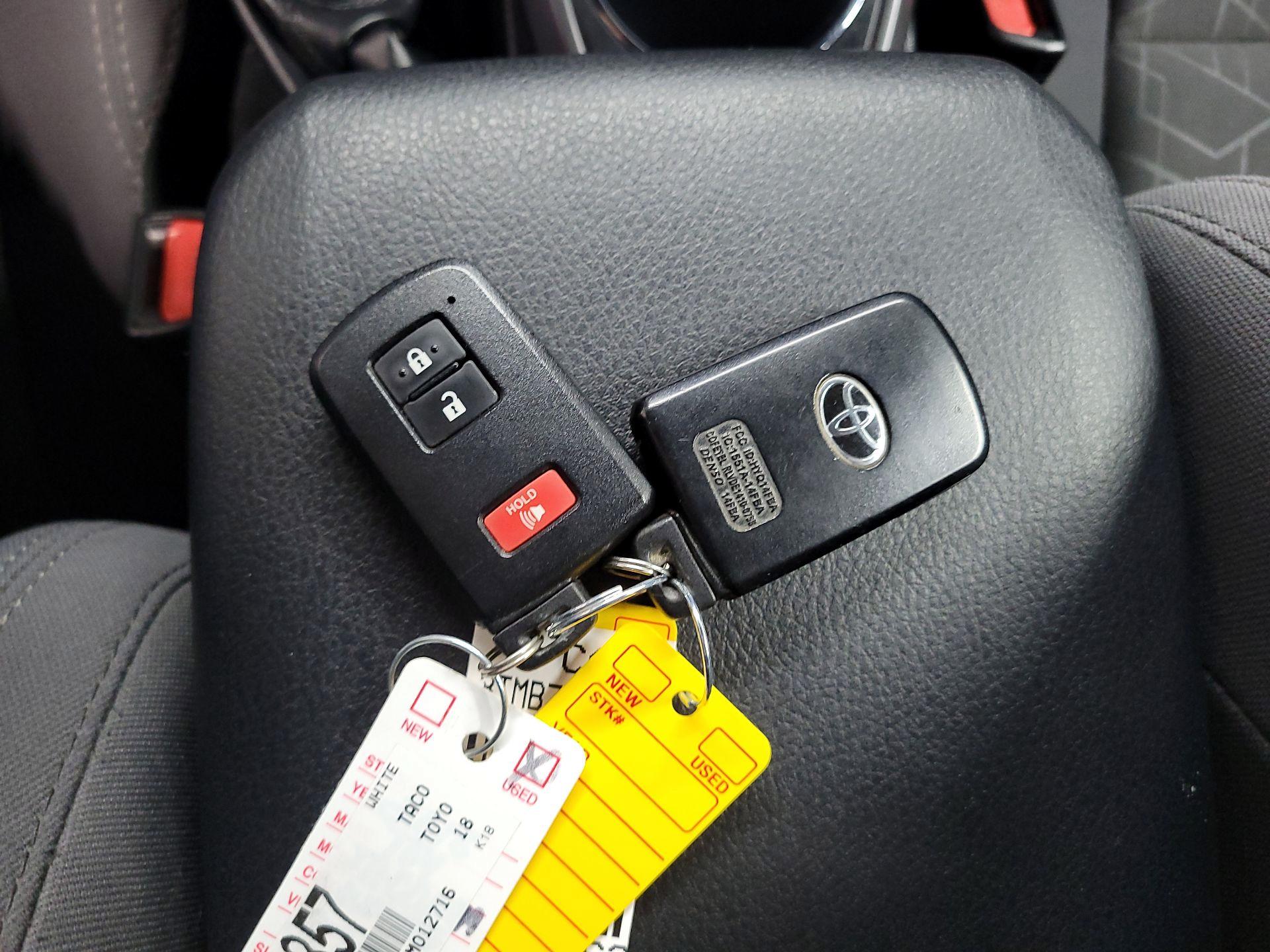 Thumbnail: 2018 Toyota Tacoma - 19