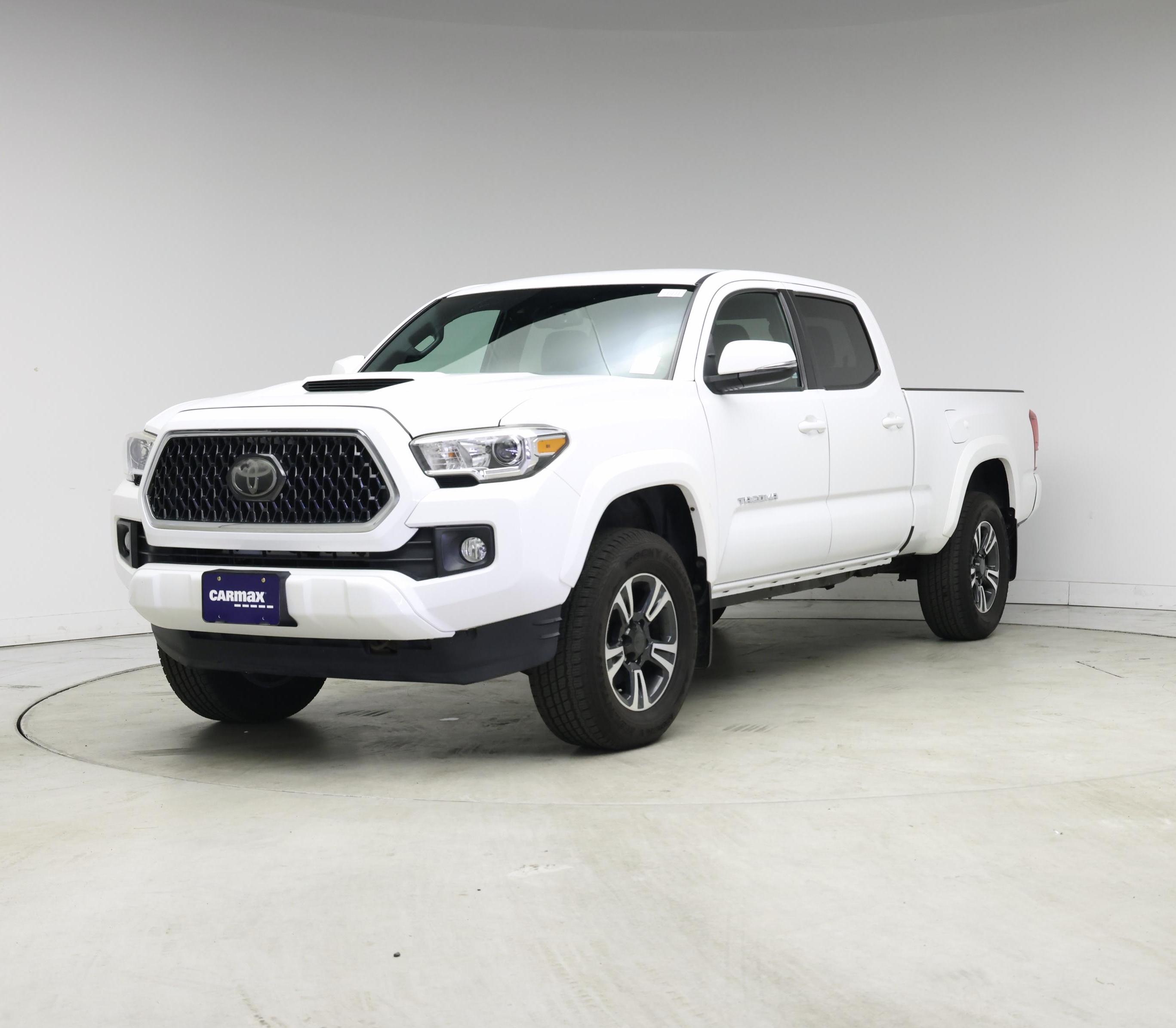 Thumbnail: 2018 Toyota Tacoma - 4