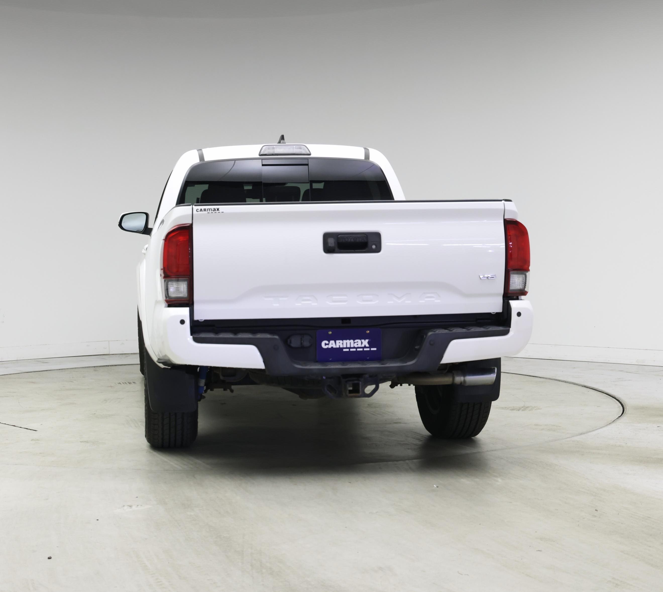 Thumbnail: 2018 Toyota Tacoma - 6