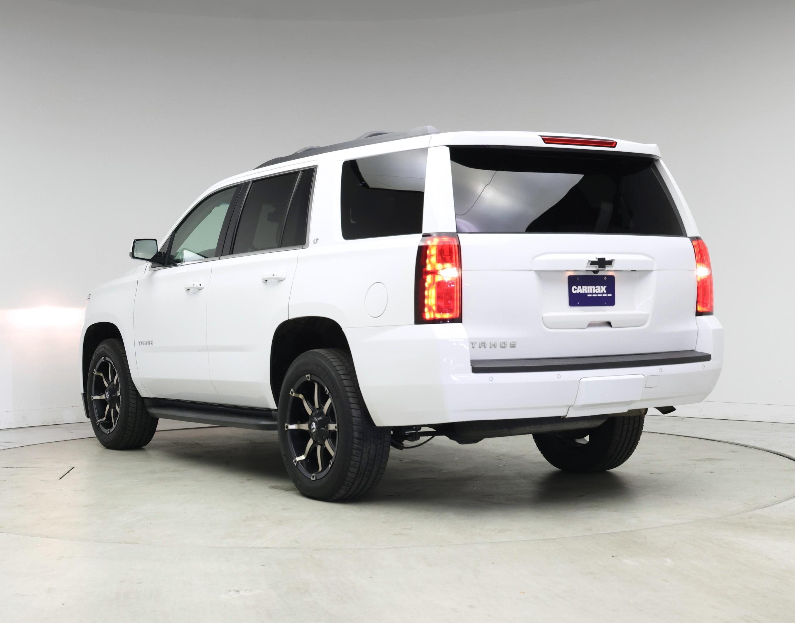 Thumbnail: 2019 Chevrolet Tahoe - 2