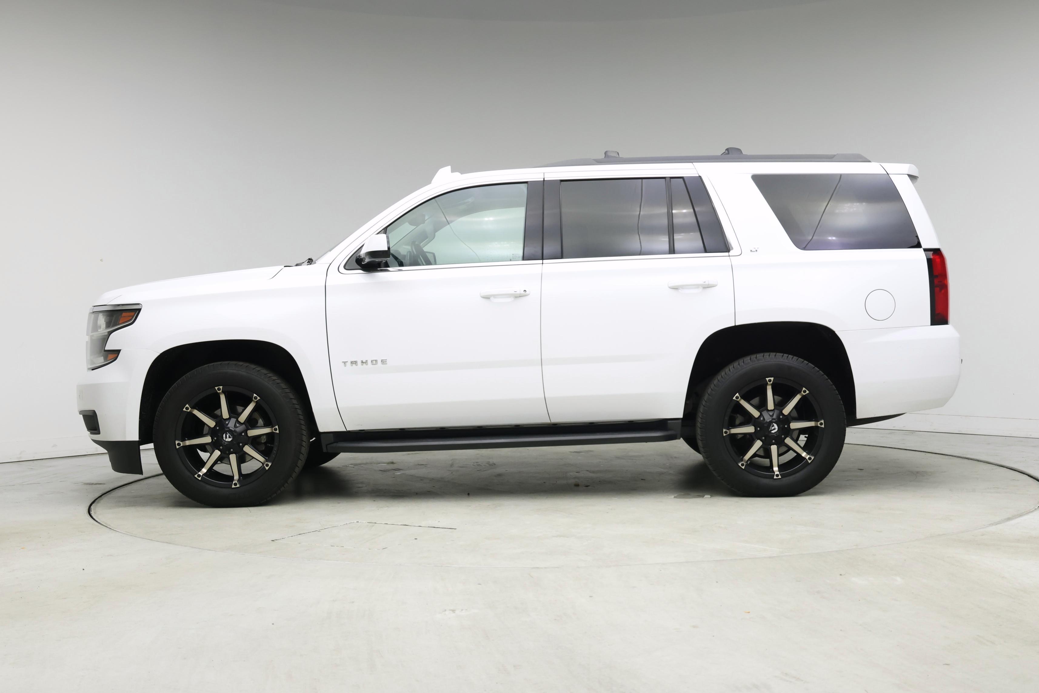Thumbnail: 2019 Chevrolet Tahoe - 3