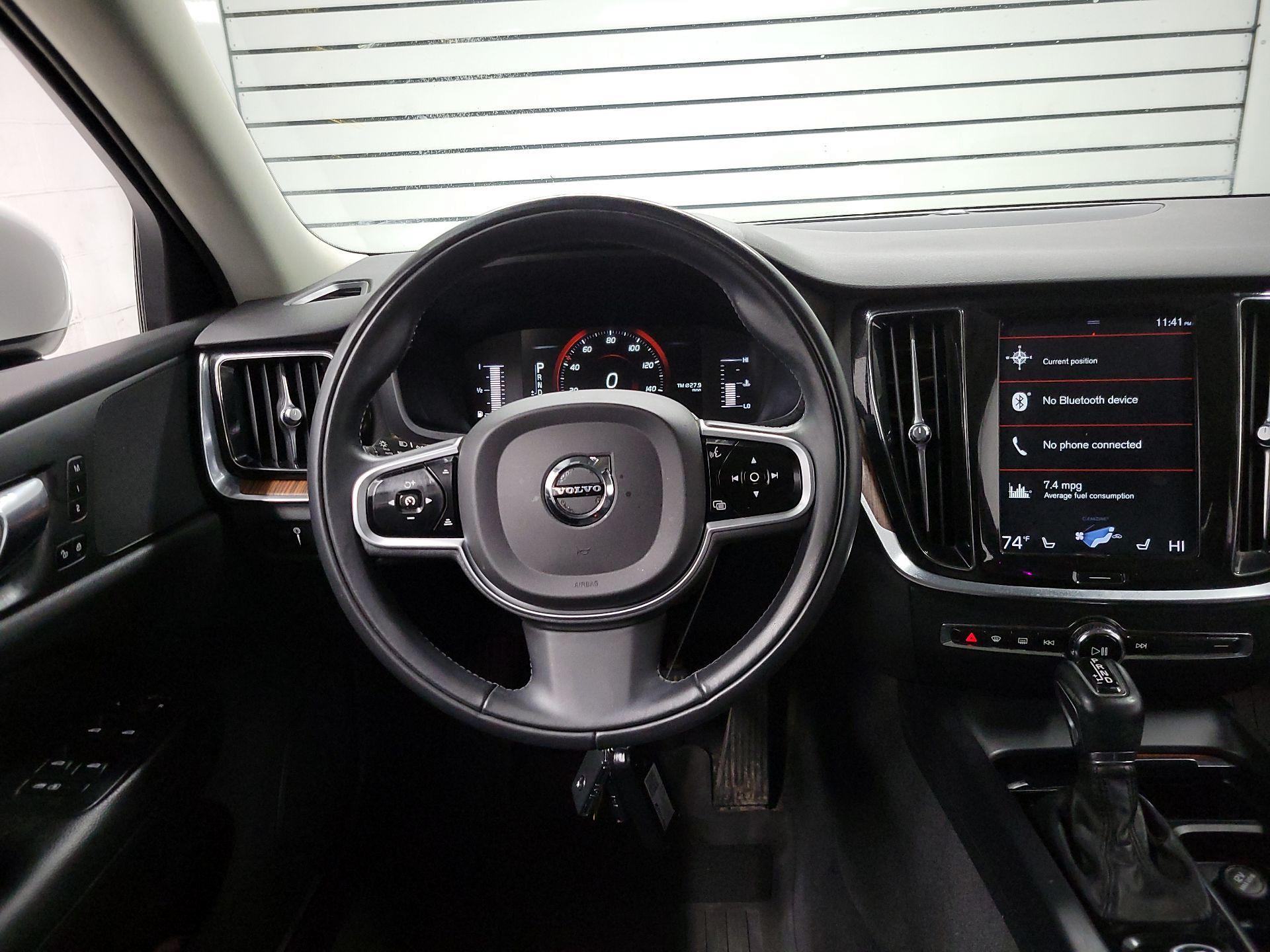 Thumbnail: 2019 Volvo S60 - 10