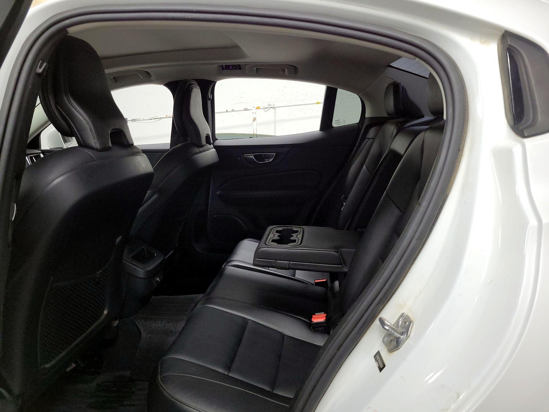 Thumbnail: 2019 Volvo S60 - 17