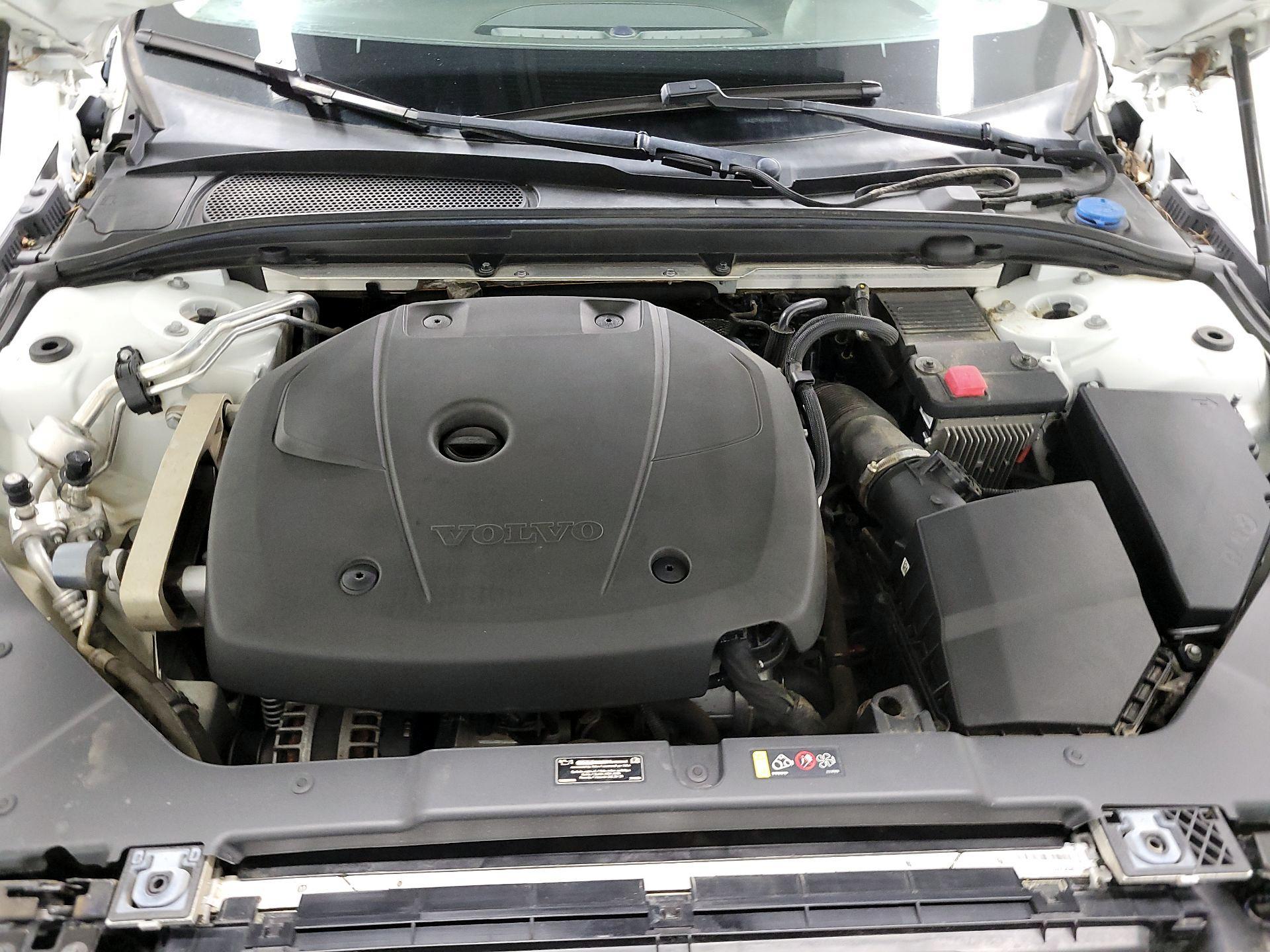 Thumbnail: 2019 Volvo S60 - 19