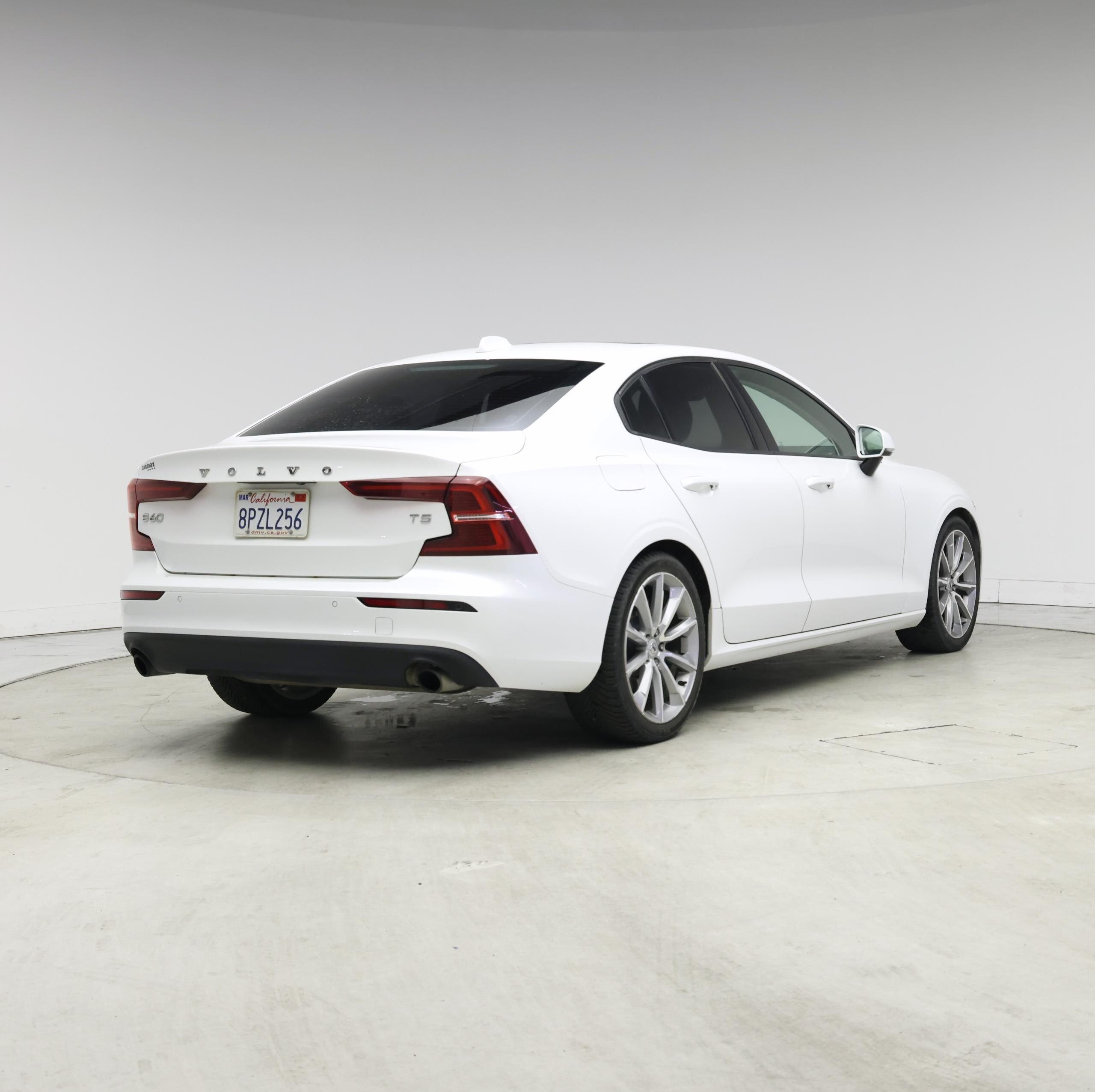 Thumbnail: 2019 Volvo S60 - 8