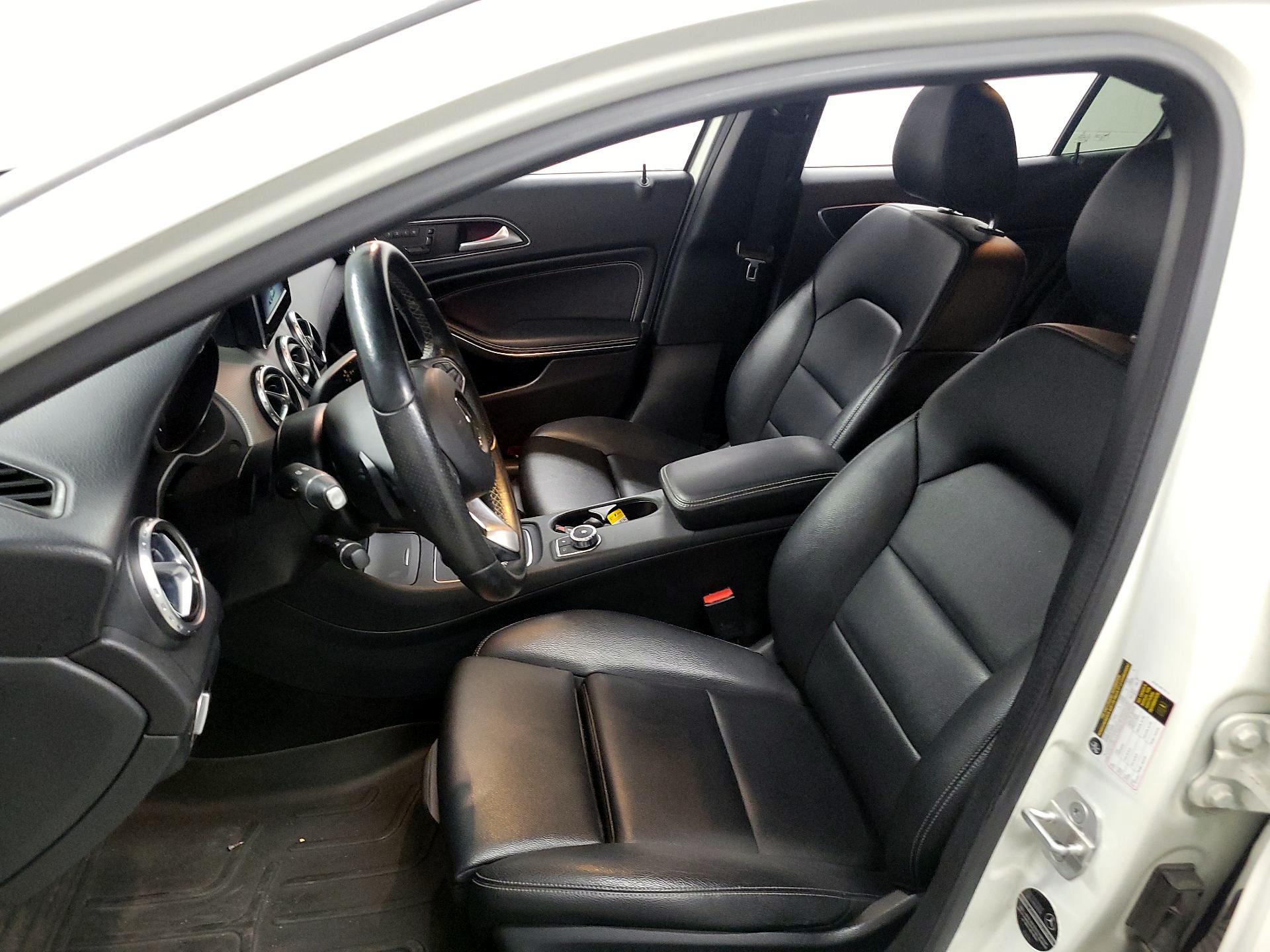 Thumbnail: 2017 Mercedes-Benz GLA - 11