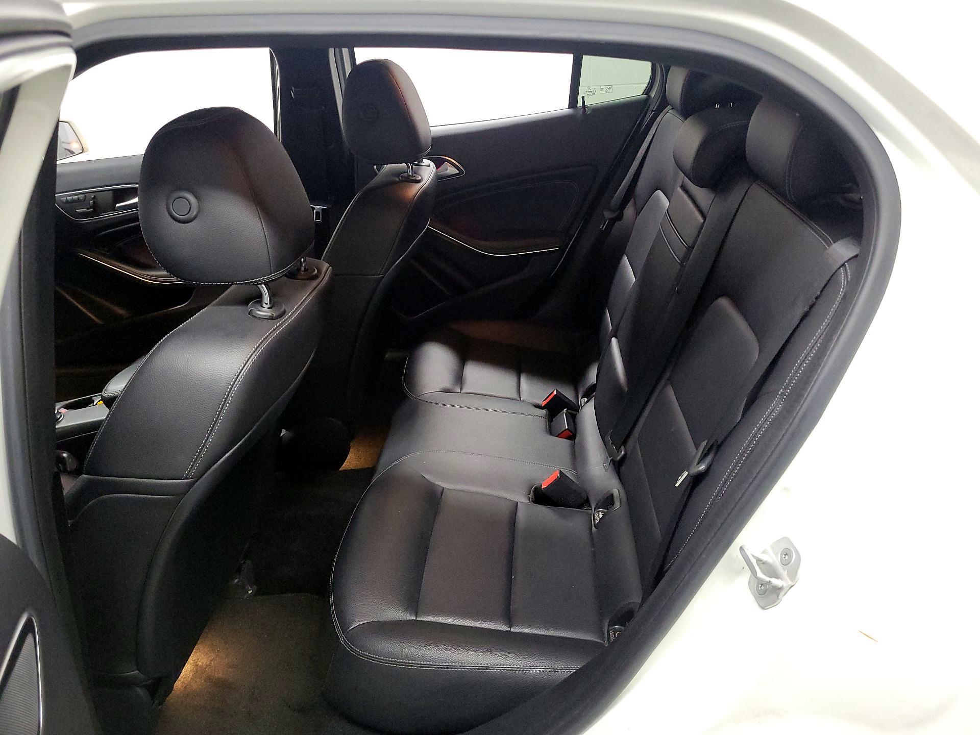 Thumbnail: 2017 Mercedes-Benz GLA - 19