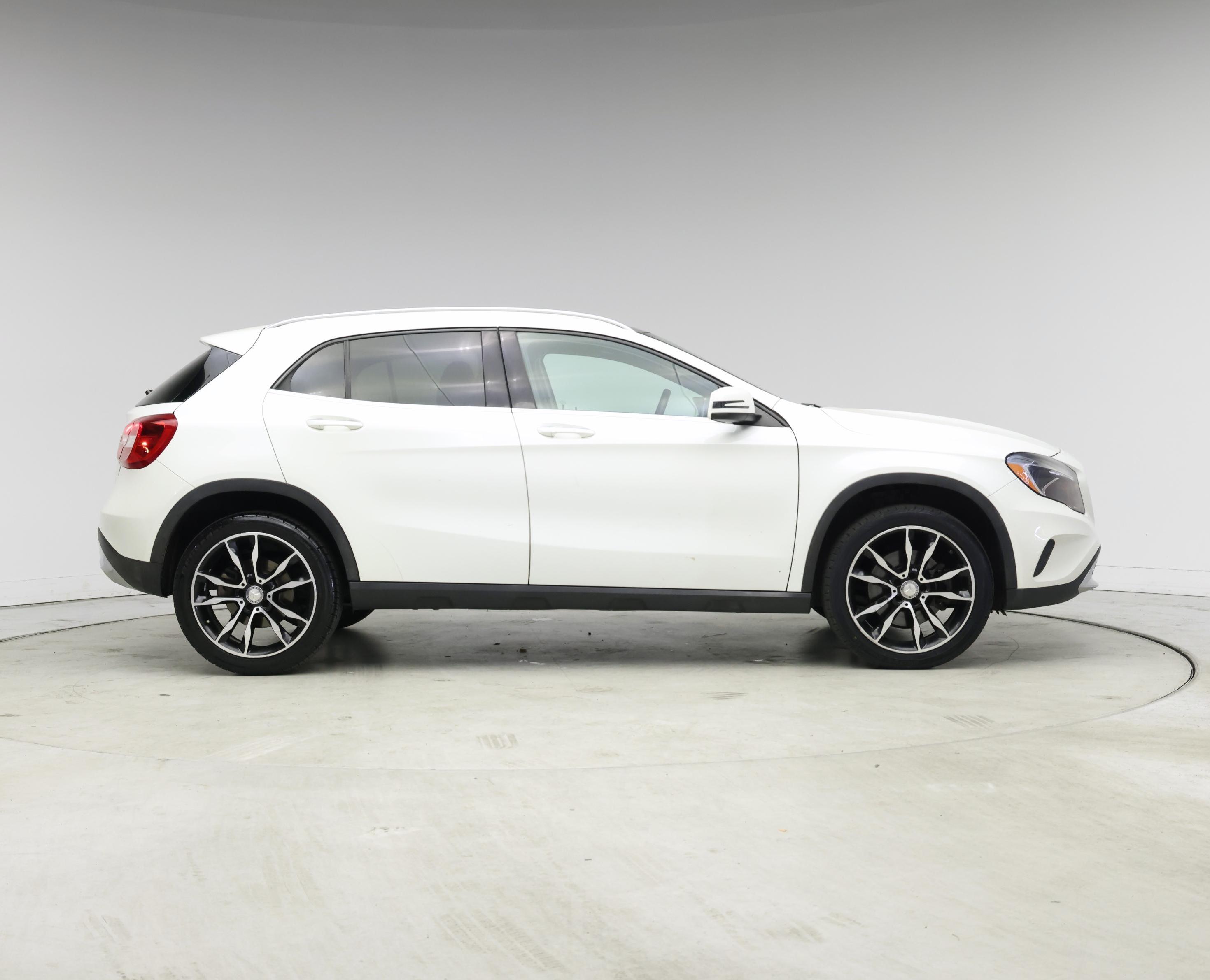 Thumbnail: 2017 Mercedes-Benz GLA - 7