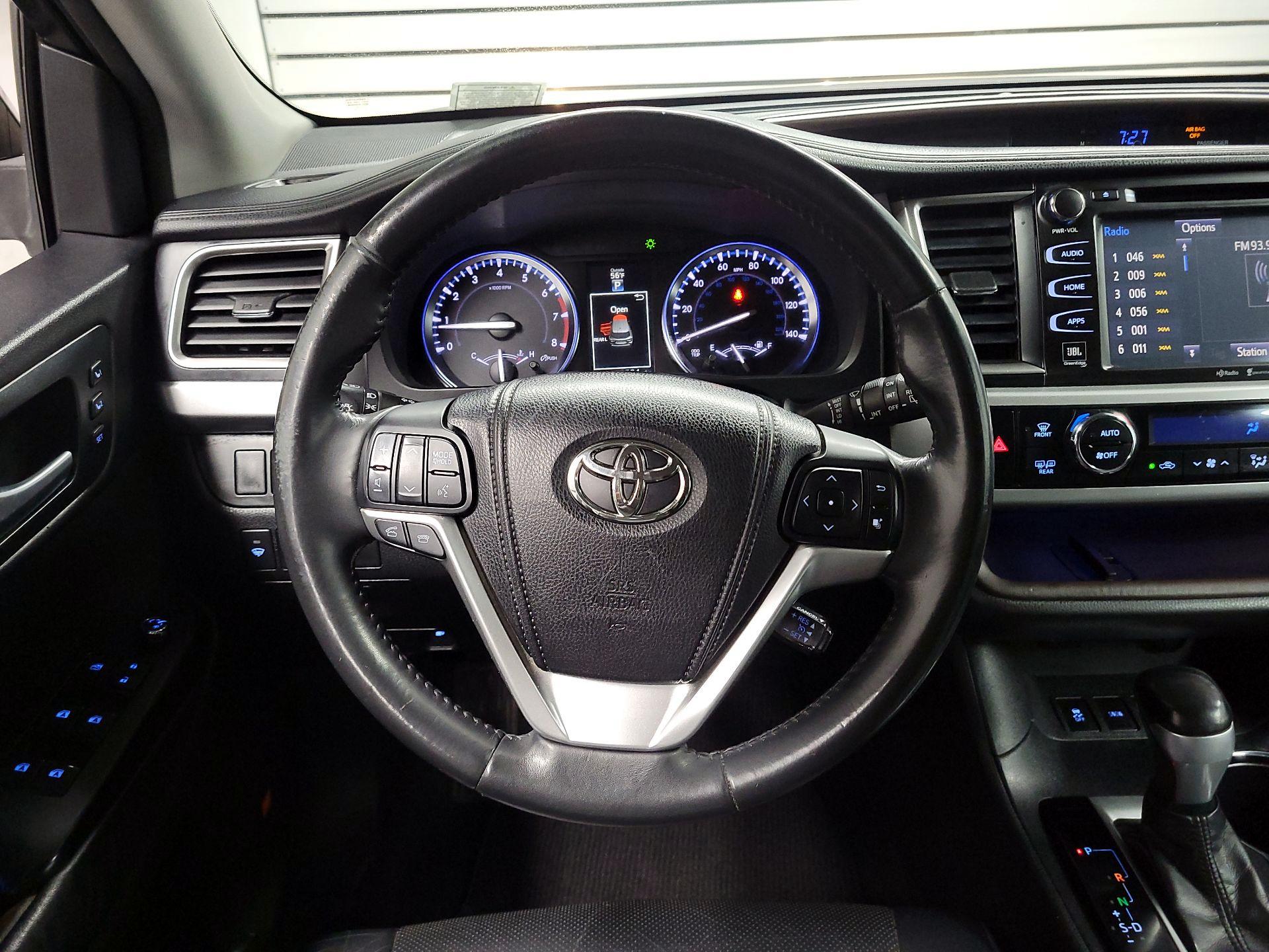 Thumbnail: 2014 Toyota Highlander - 10