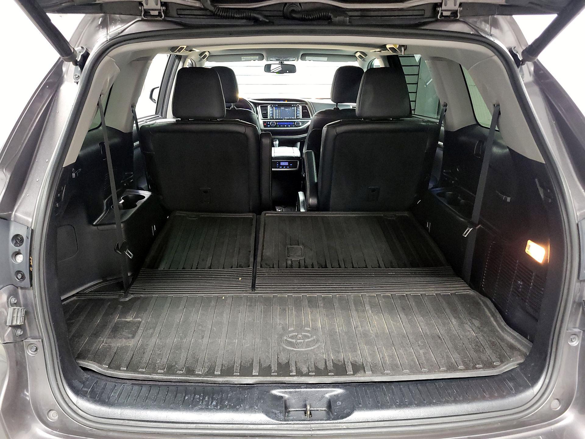 Thumbnail: 2014 Toyota Highlander - 17