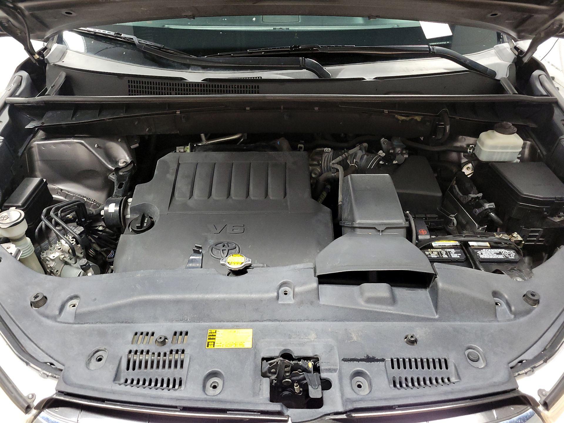 Thumbnail: 2014 Toyota Highlander - 18