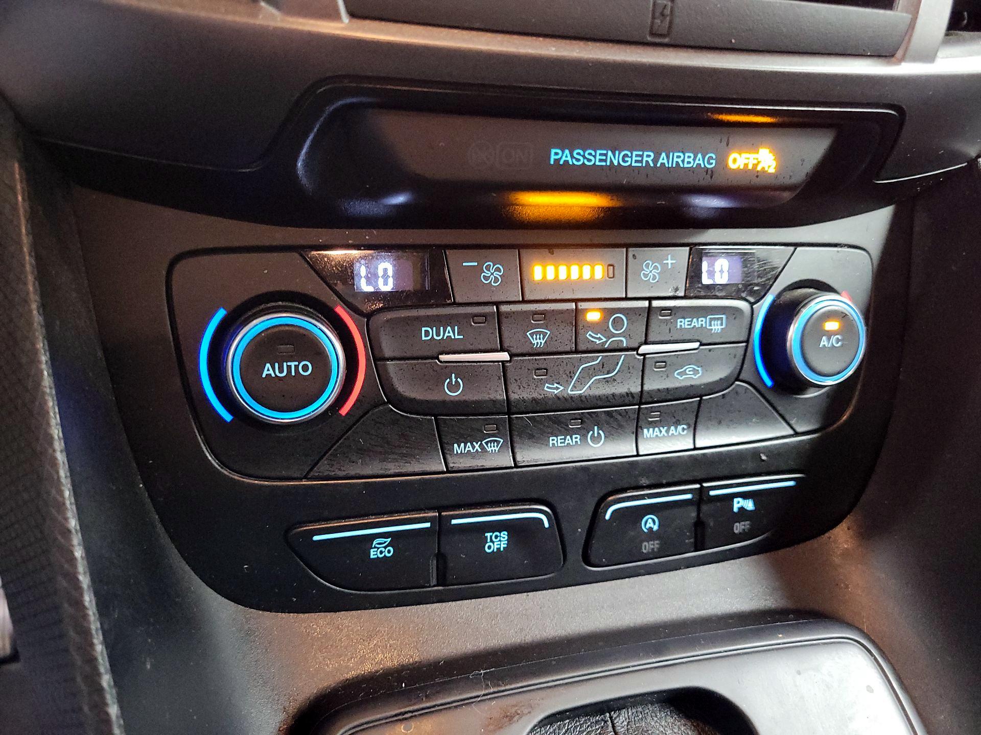 Thumbnail: 2019 Ford Transit Series - 17