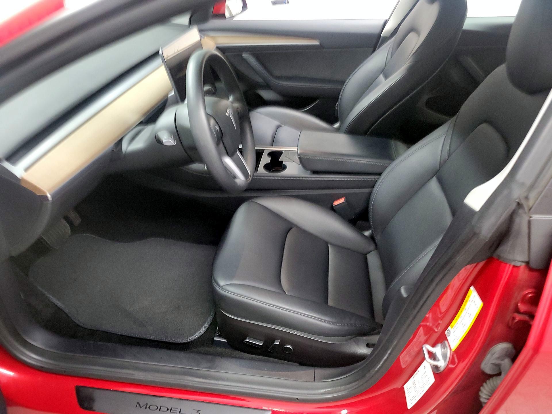 Thumbnail: 2022 Tesla Model 3 - 11