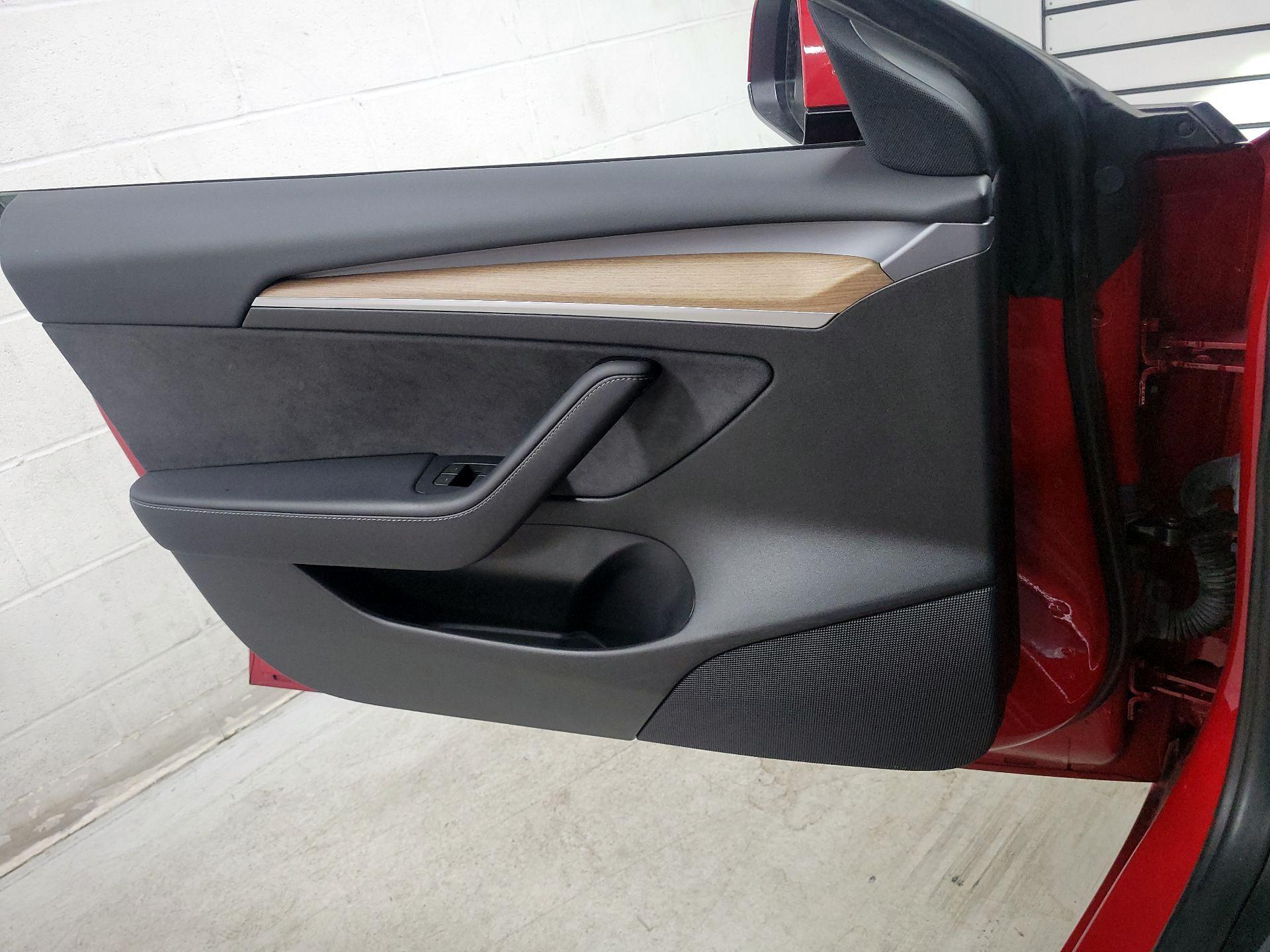 Thumbnail: 2022 Tesla Model 3 - 12