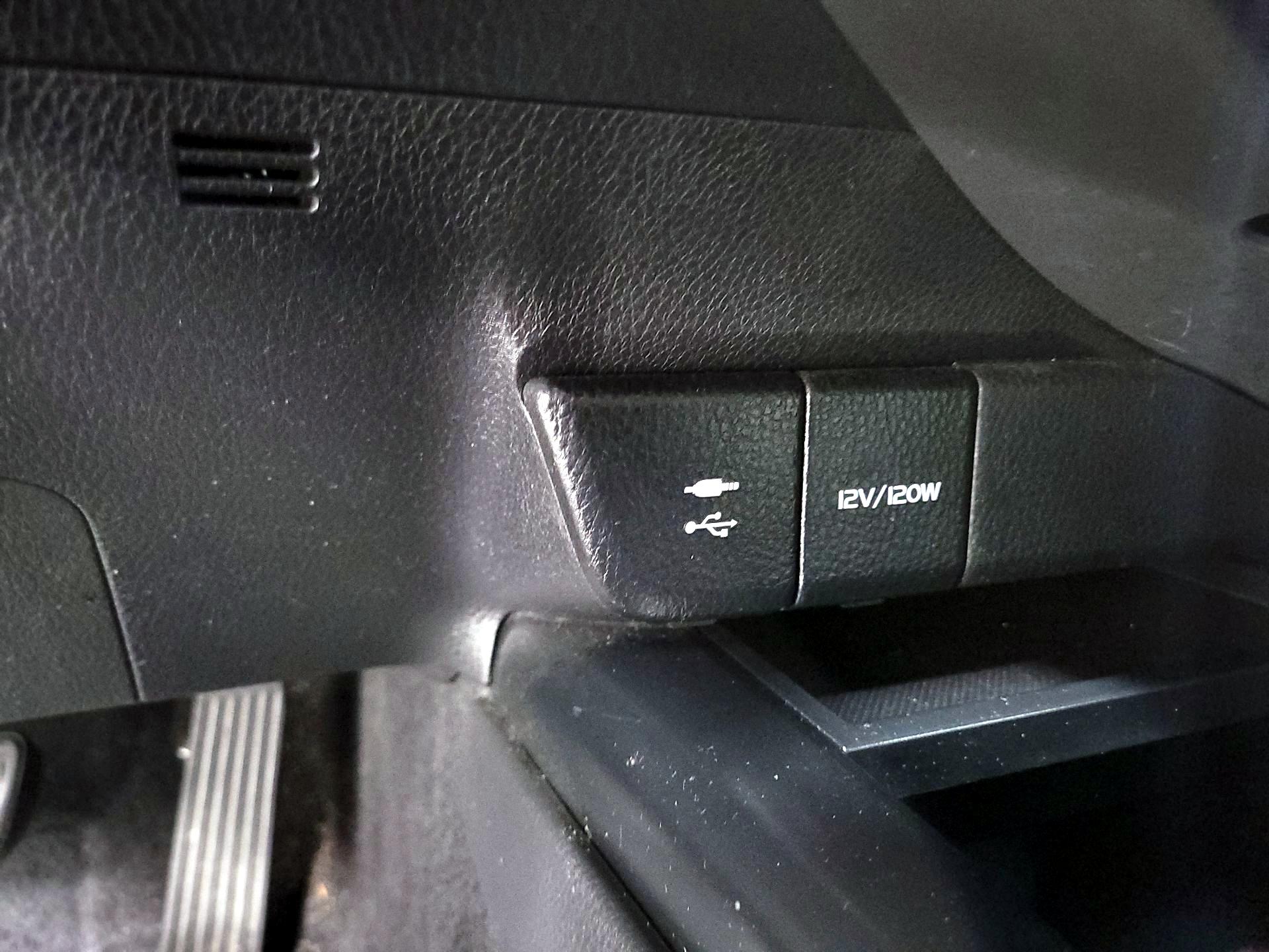 Thumbnail: 2019 Toyota Camry - 18