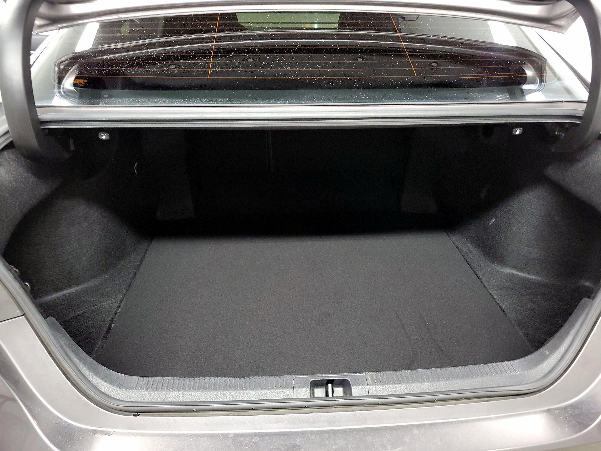 Thumbnail: 2019 Toyota Camry - 20