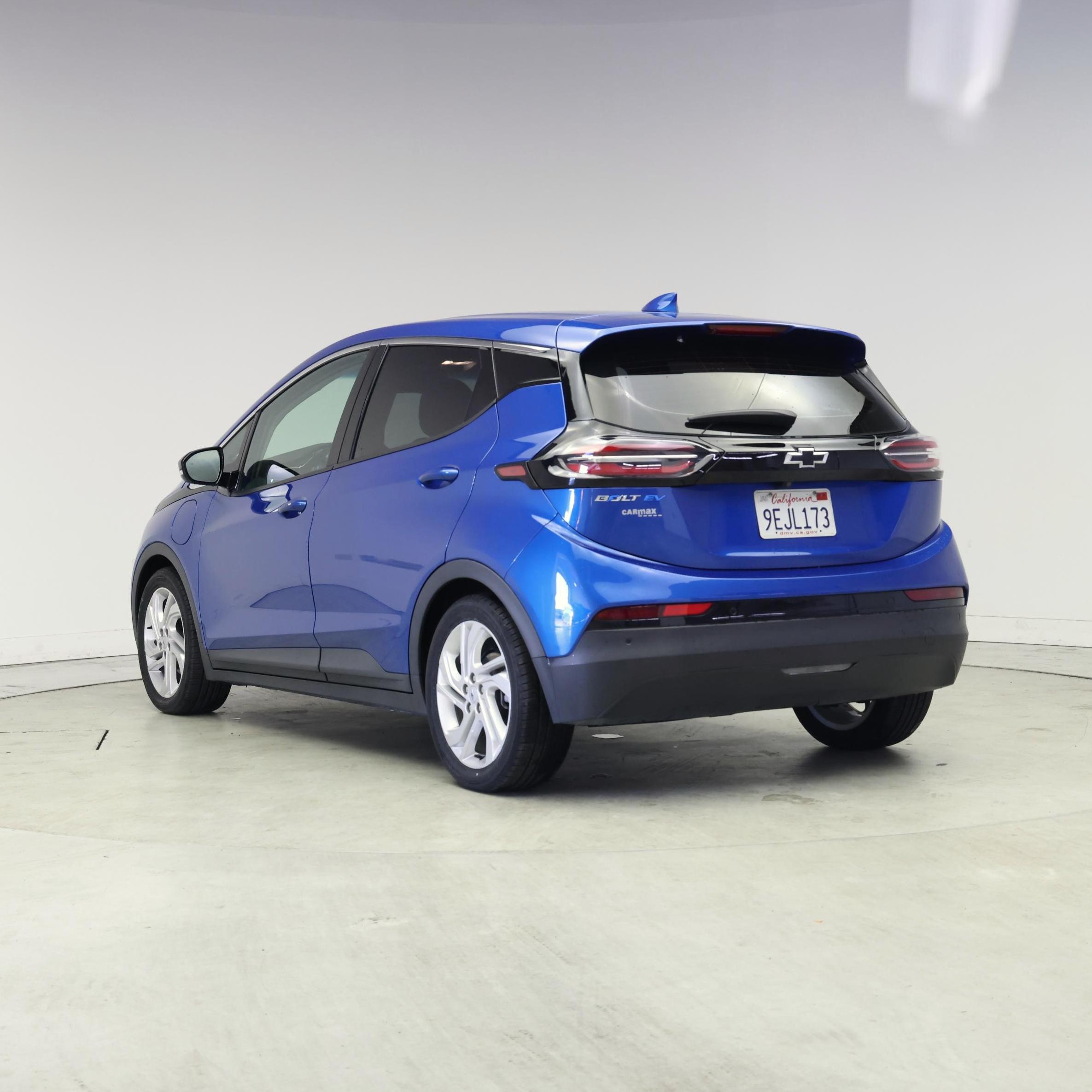 Thumbnail: 2023 Chevrolet Bolt EV - 2
