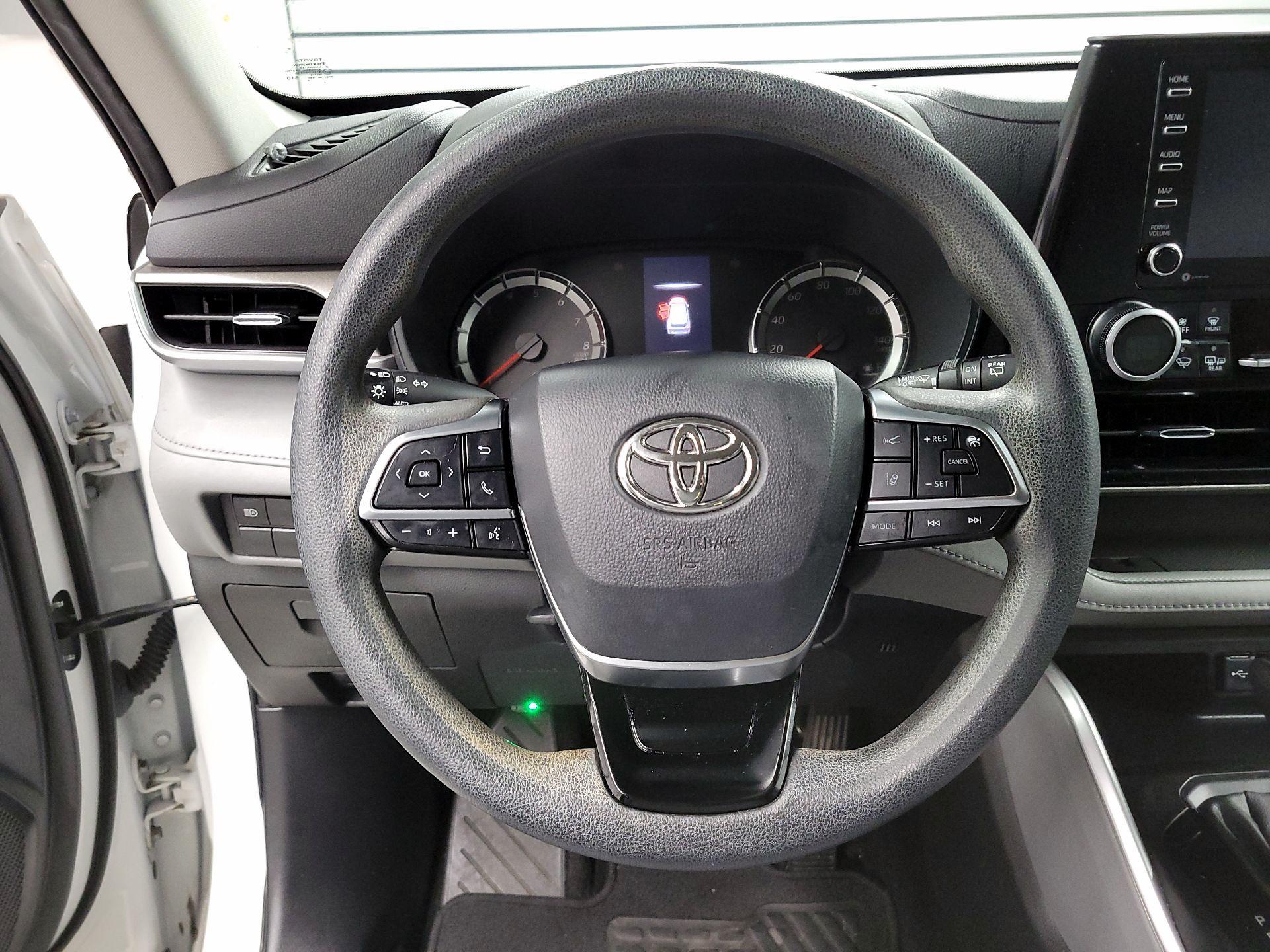 Thumbnail: 2021 Toyota Highlander - 10