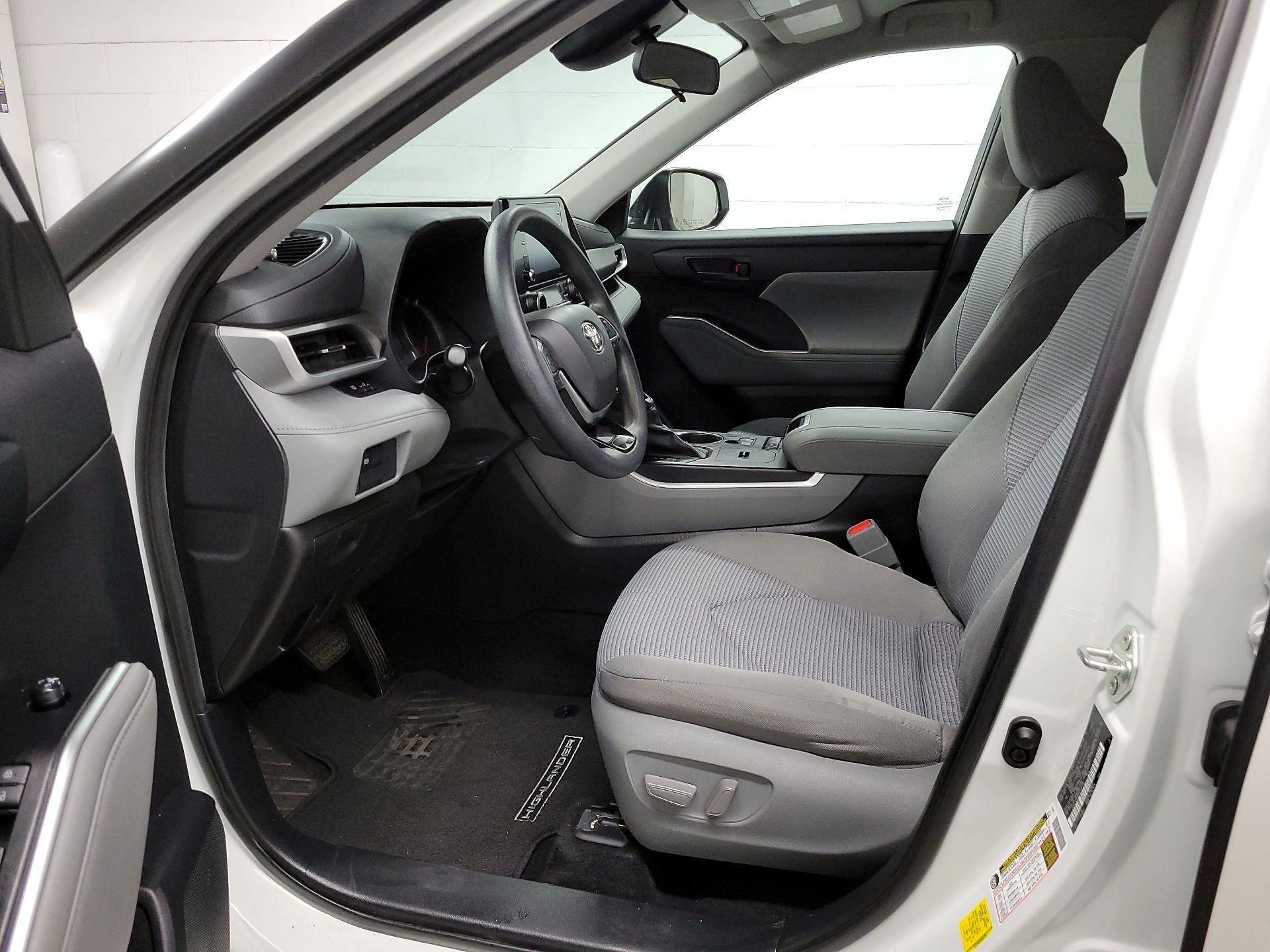 Thumbnail: 2021 Toyota Highlander - 11