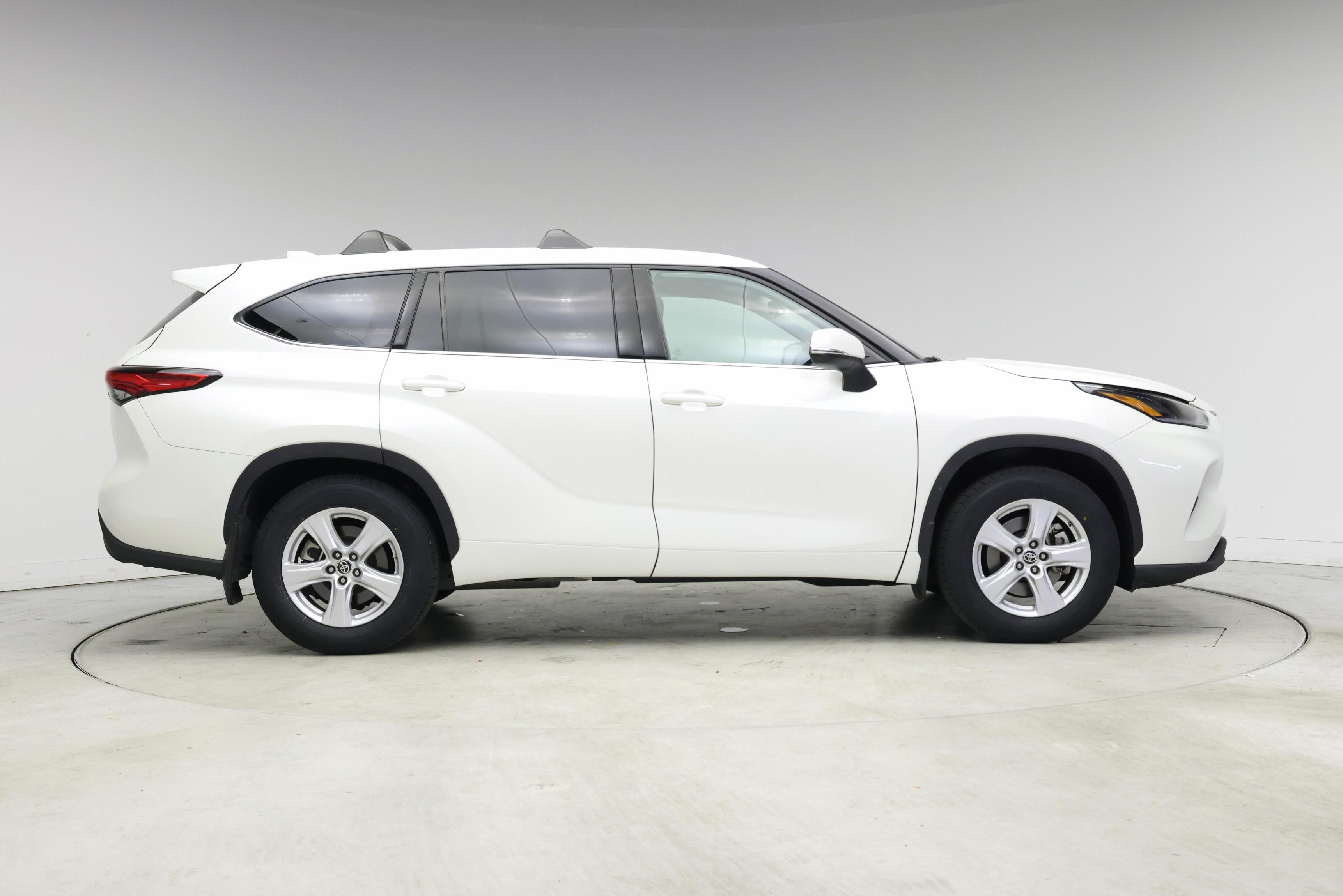 Thumbnail: 2021 Toyota Highlander - 7