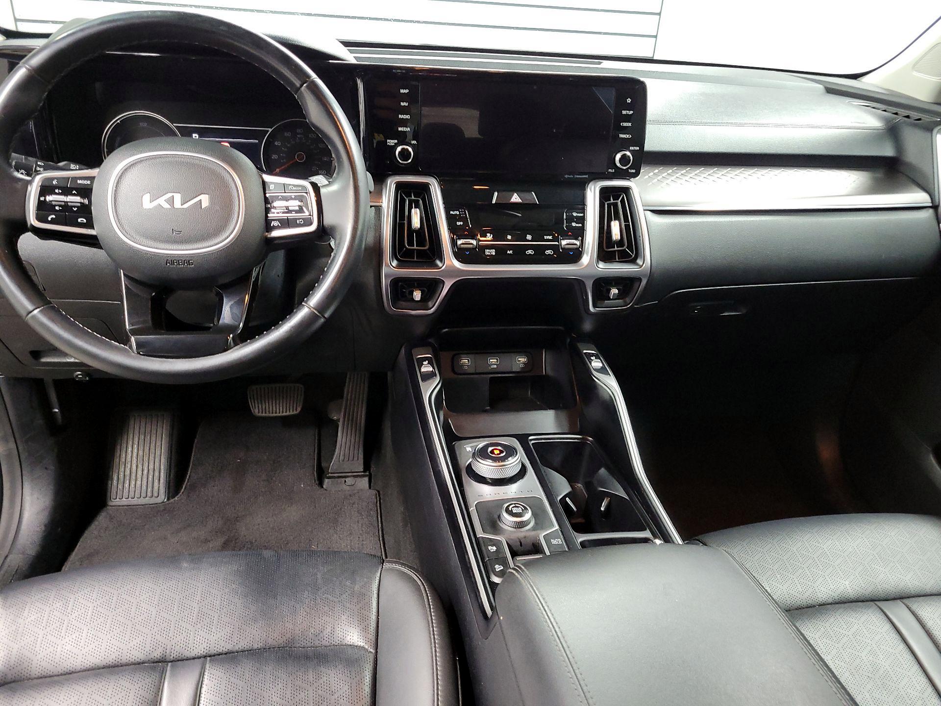 Thumbnail: 2022 Kia Sorento - 9