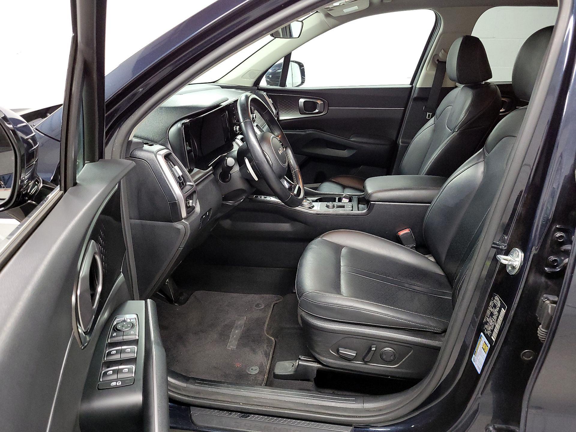 Thumbnail: 2022 Kia Sorento - 11