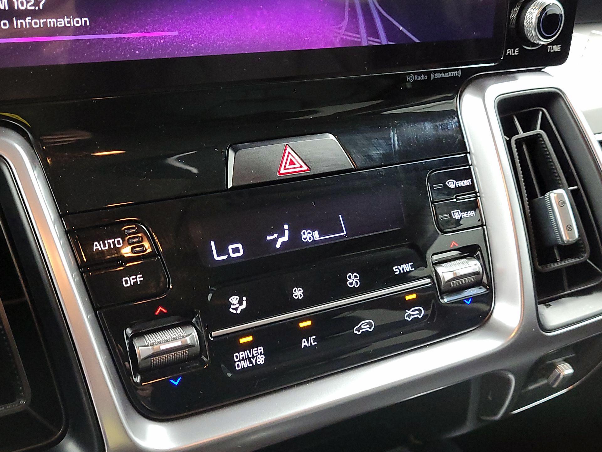 Thumbnail: 2022 Kia Sorento - 17