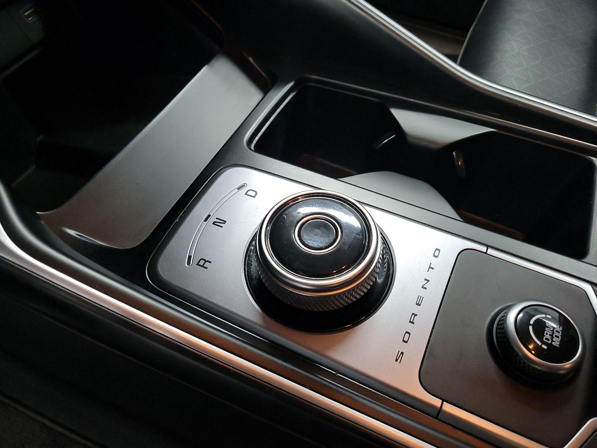 Thumbnail: 2022 Kia Sorento - 18