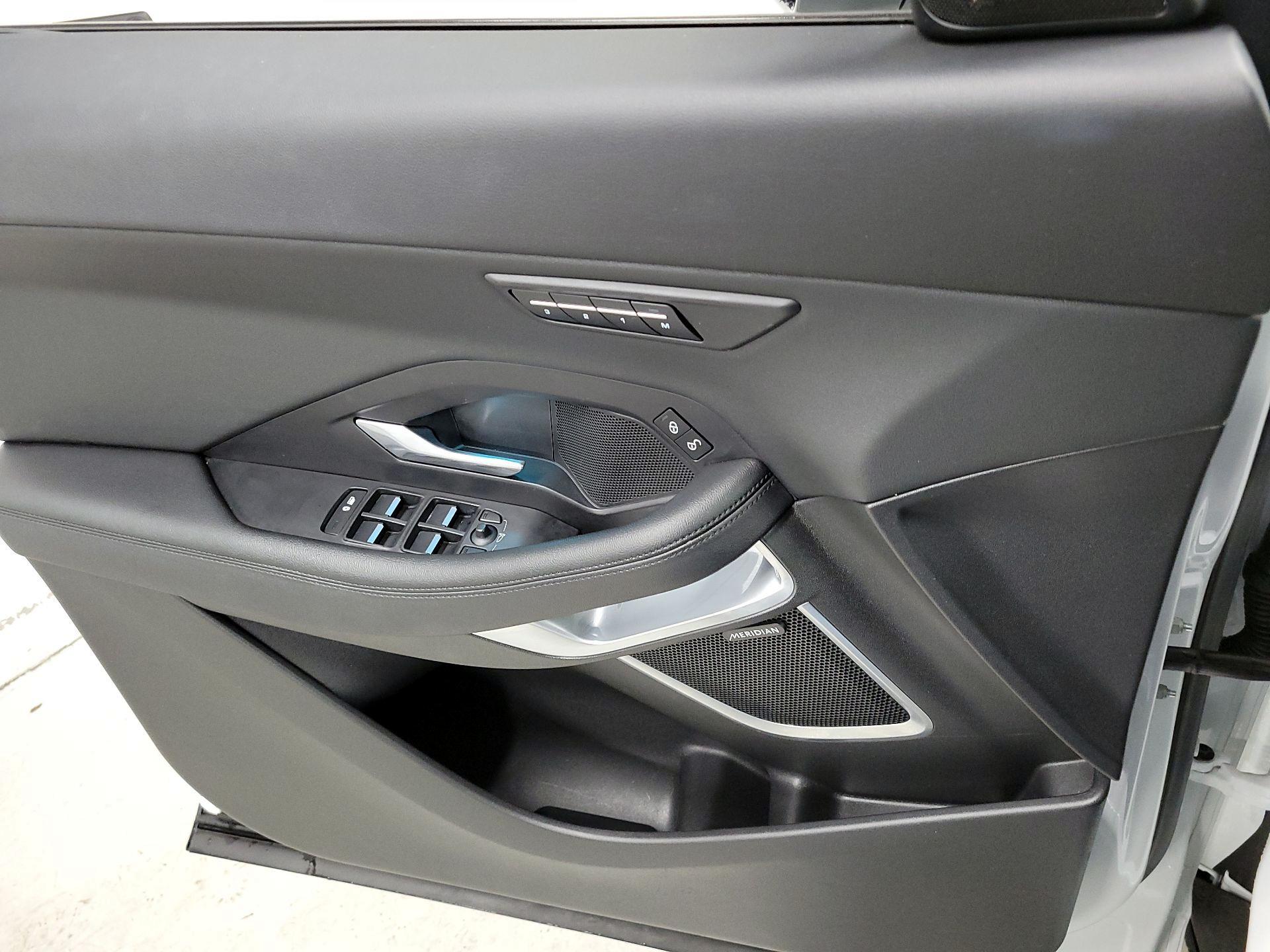 Thumbnail: 2020 Jaguar E-Pace - 12