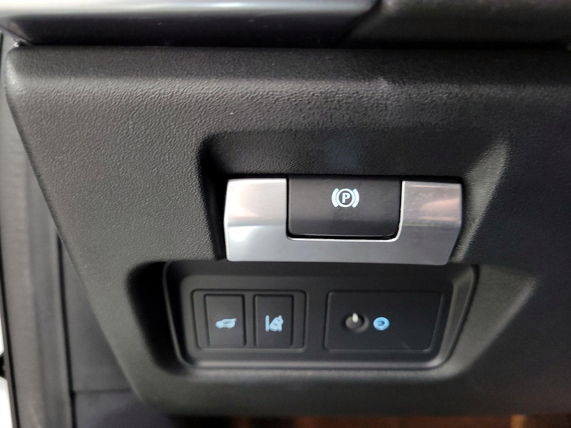 Thumbnail: 2020 Jaguar E-Pace - 13