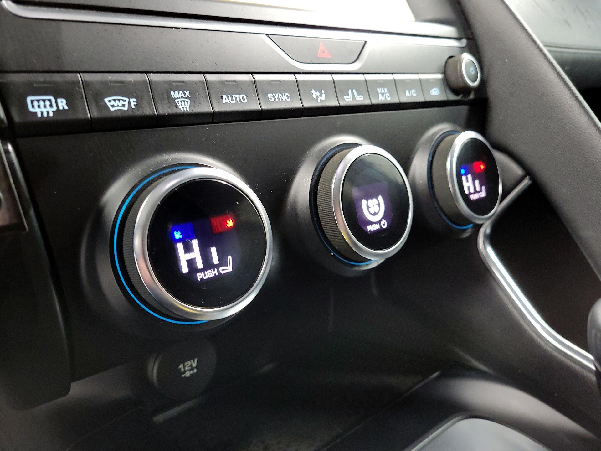 Thumbnail: 2020 Jaguar E-Pace - 17