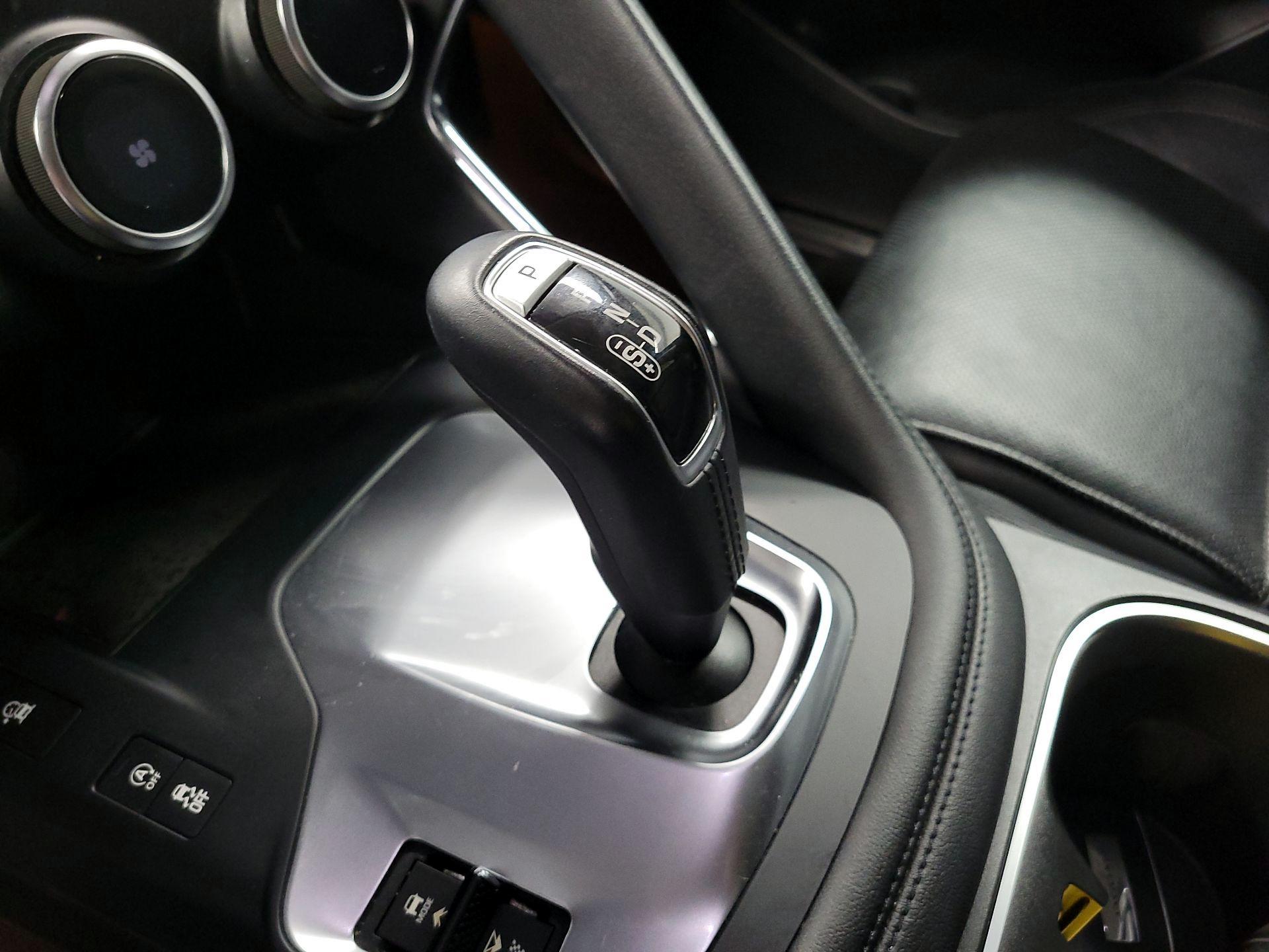 Thumbnail: 2020 Jaguar E-Pace - 18