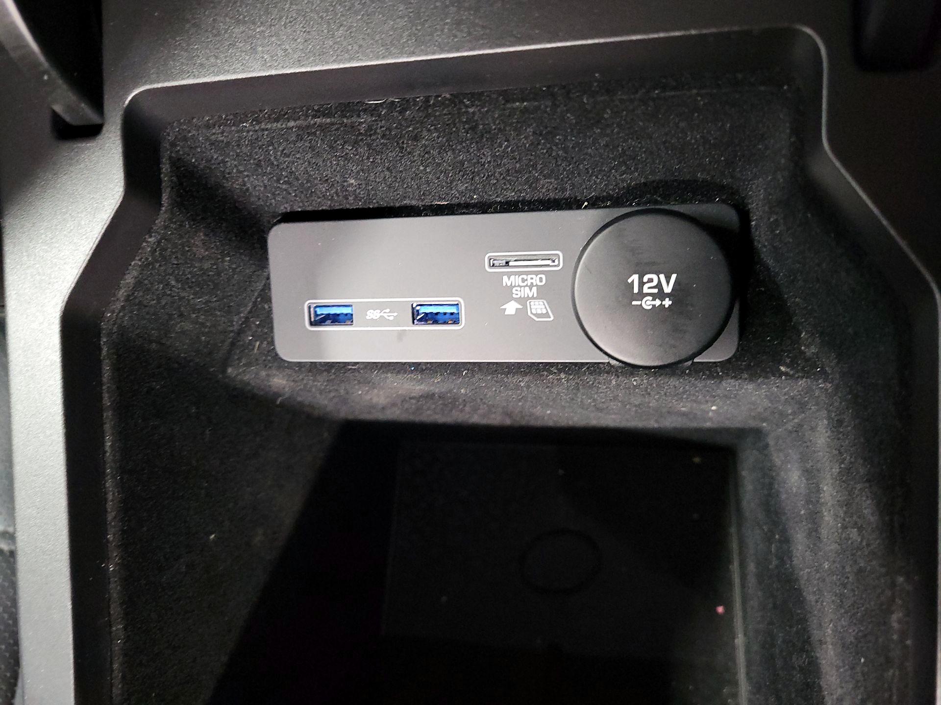 Thumbnail: 2020 Jaguar E-Pace - 19