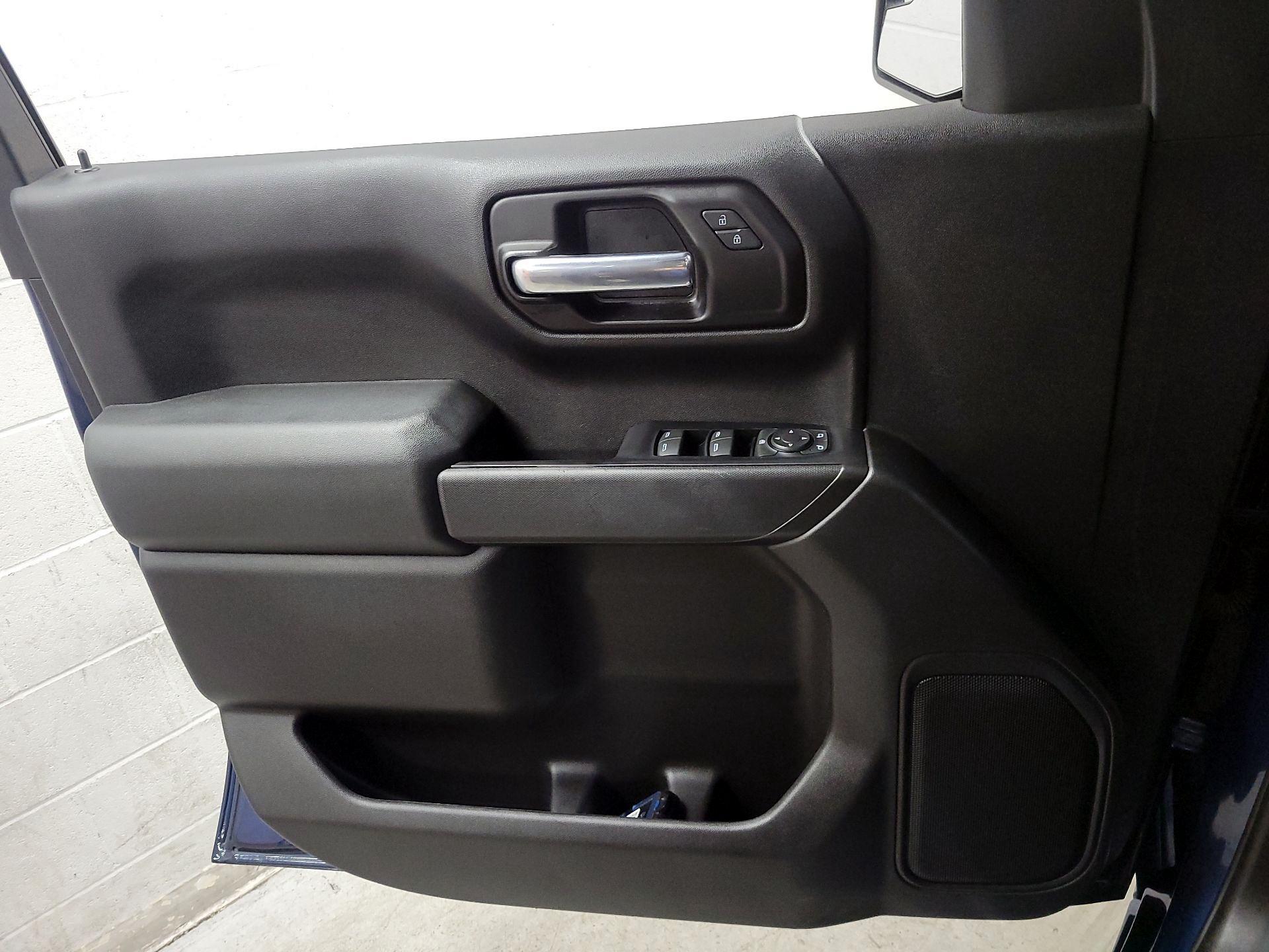 Thumbnail: 2019 Chevrolet Silverado 1500 - 12