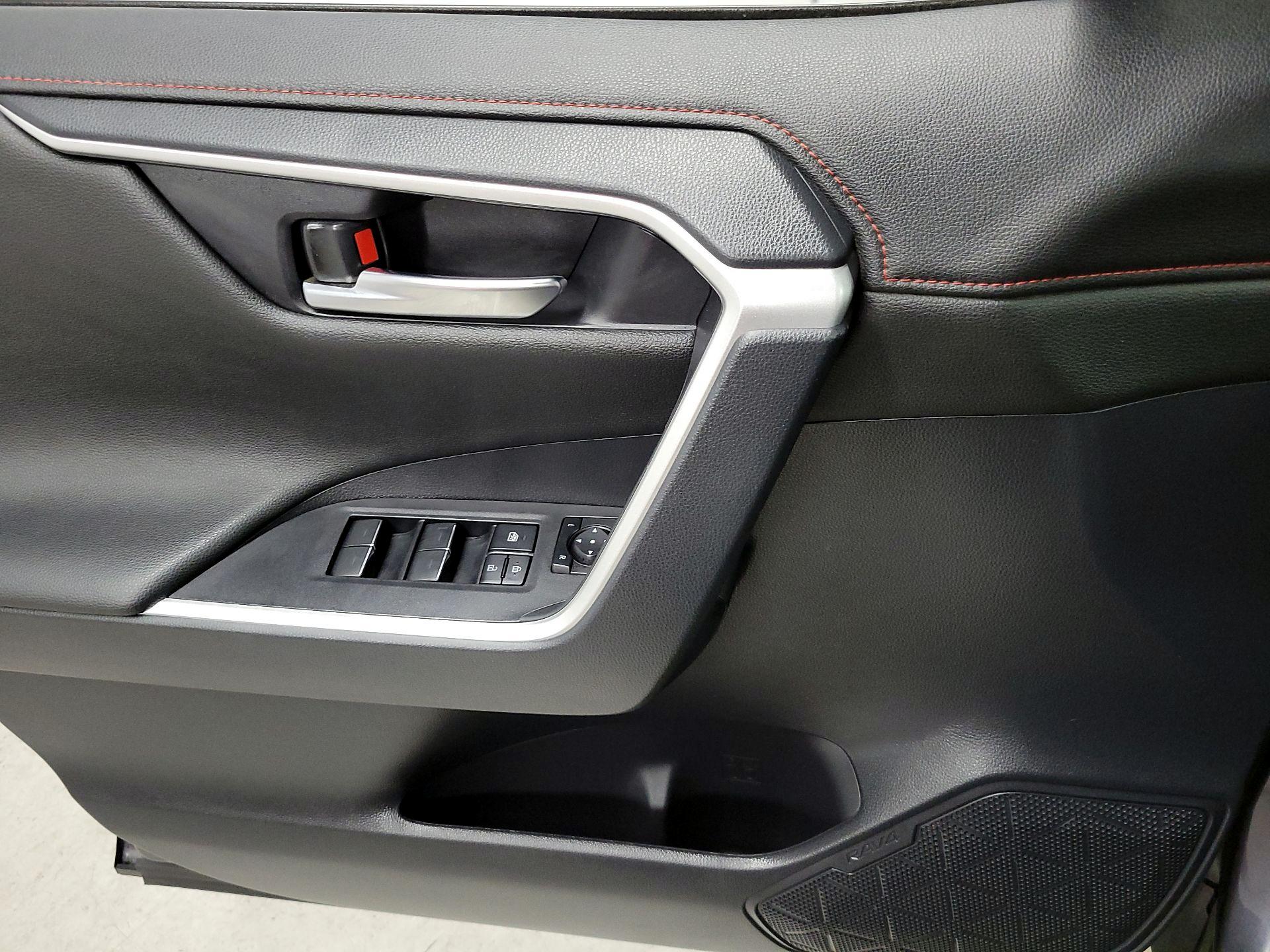 Thumbnail: 2024 Toyota RAV4 - 12