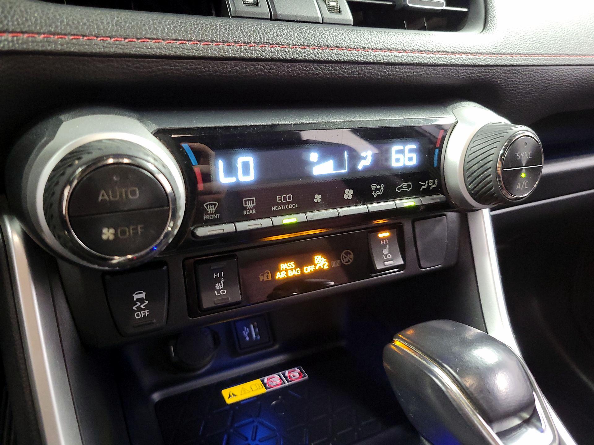 Thumbnail: 2024 Toyota RAV4 - 16