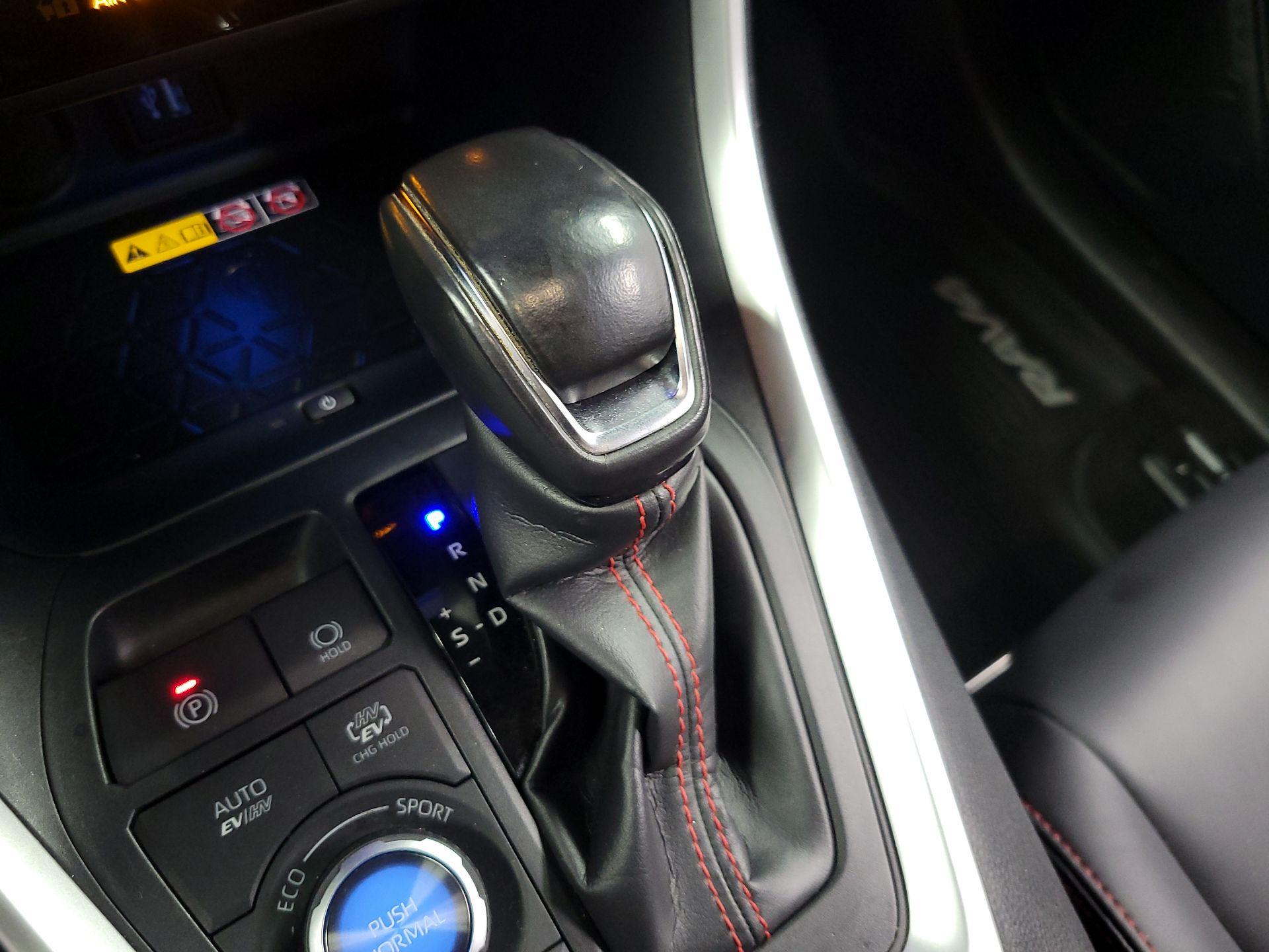 Thumbnail: 2024 Toyota RAV4 - 17