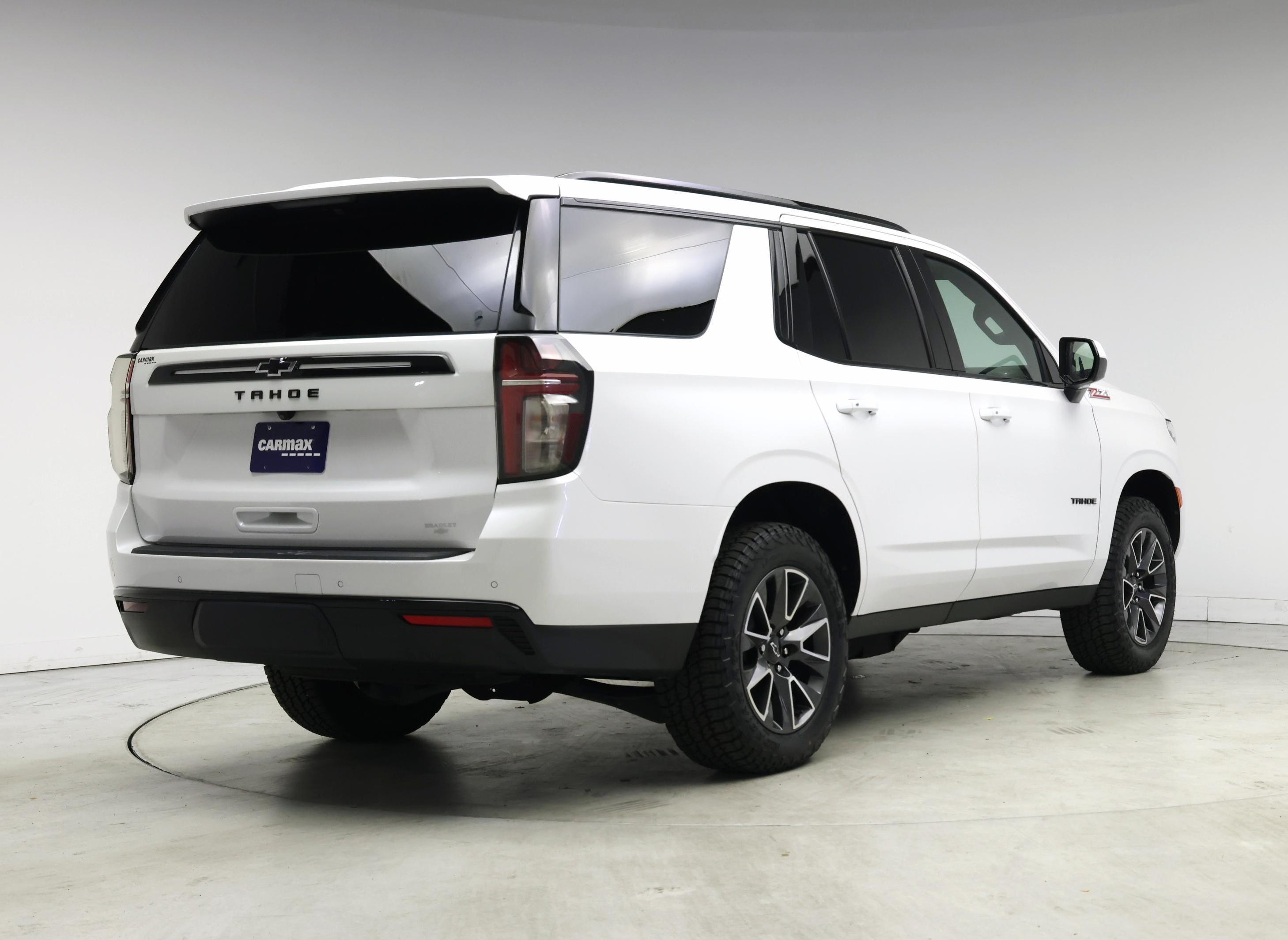 Thumbnail: 2023 Chevrolet Tahoe - 8